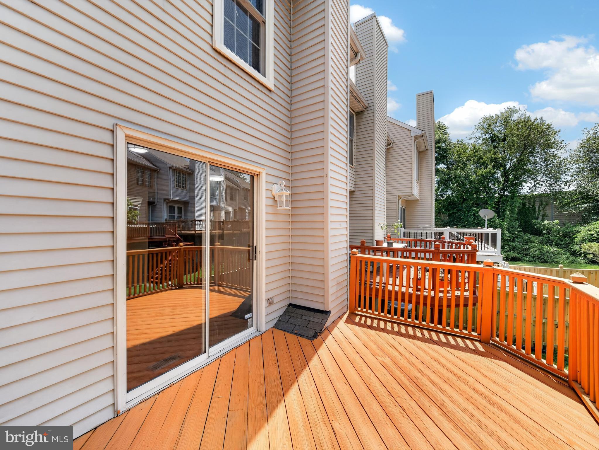 RUSSETT - Residential