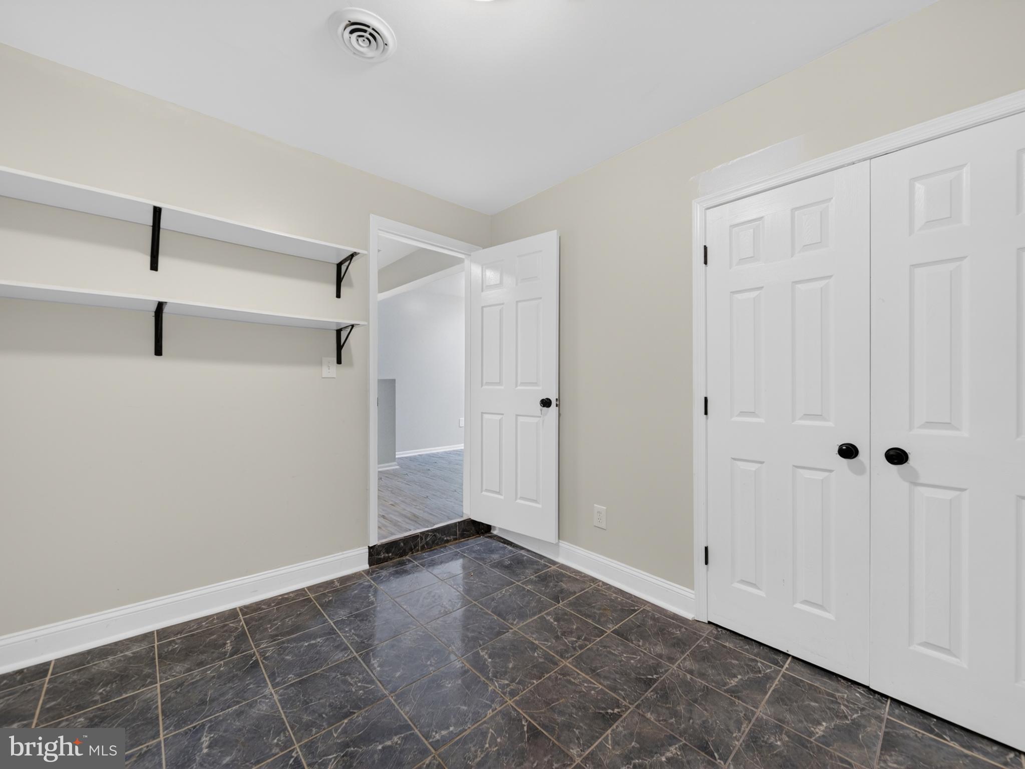 RUSSETT - Residential