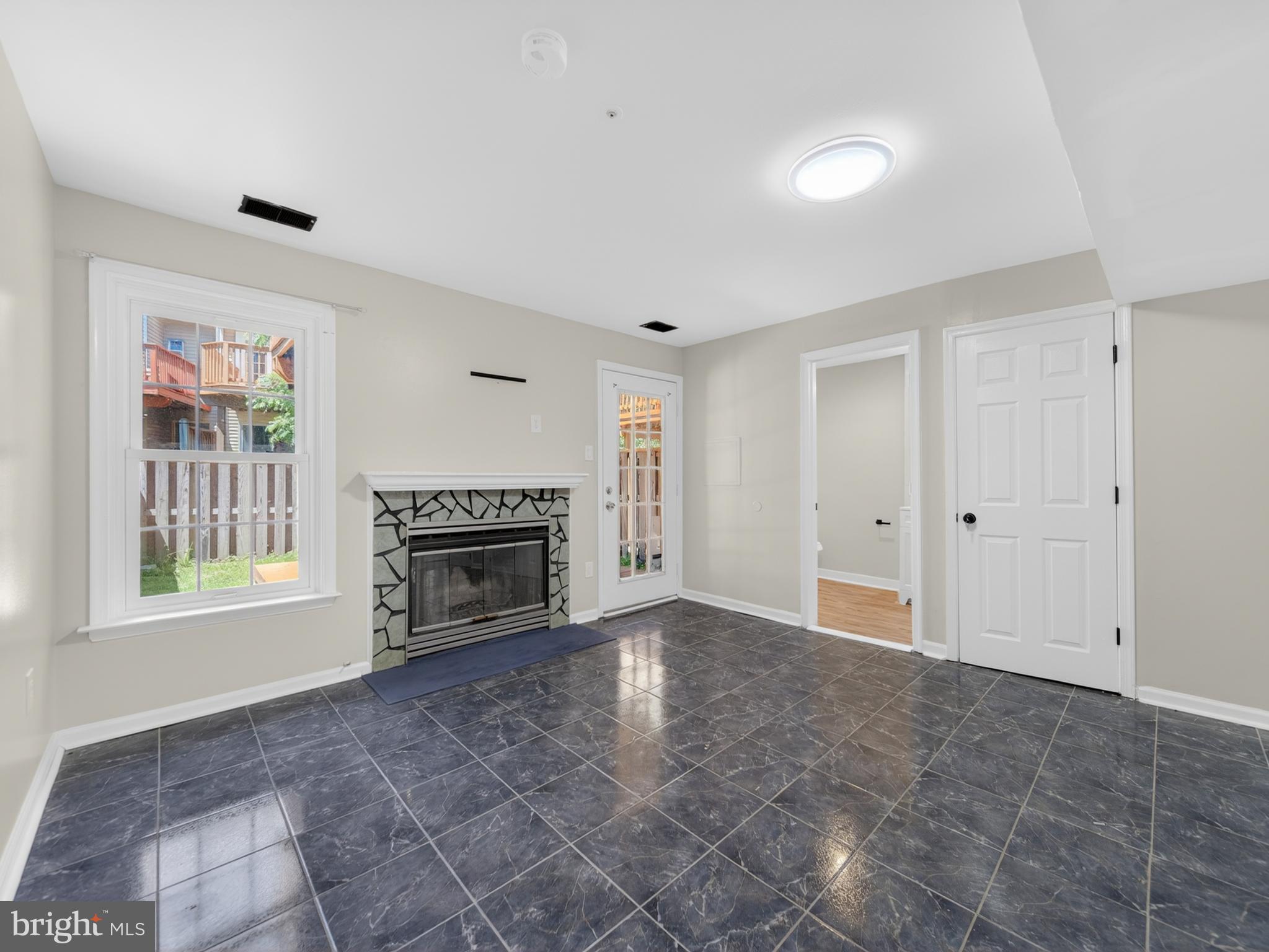RUSSETT - Residential