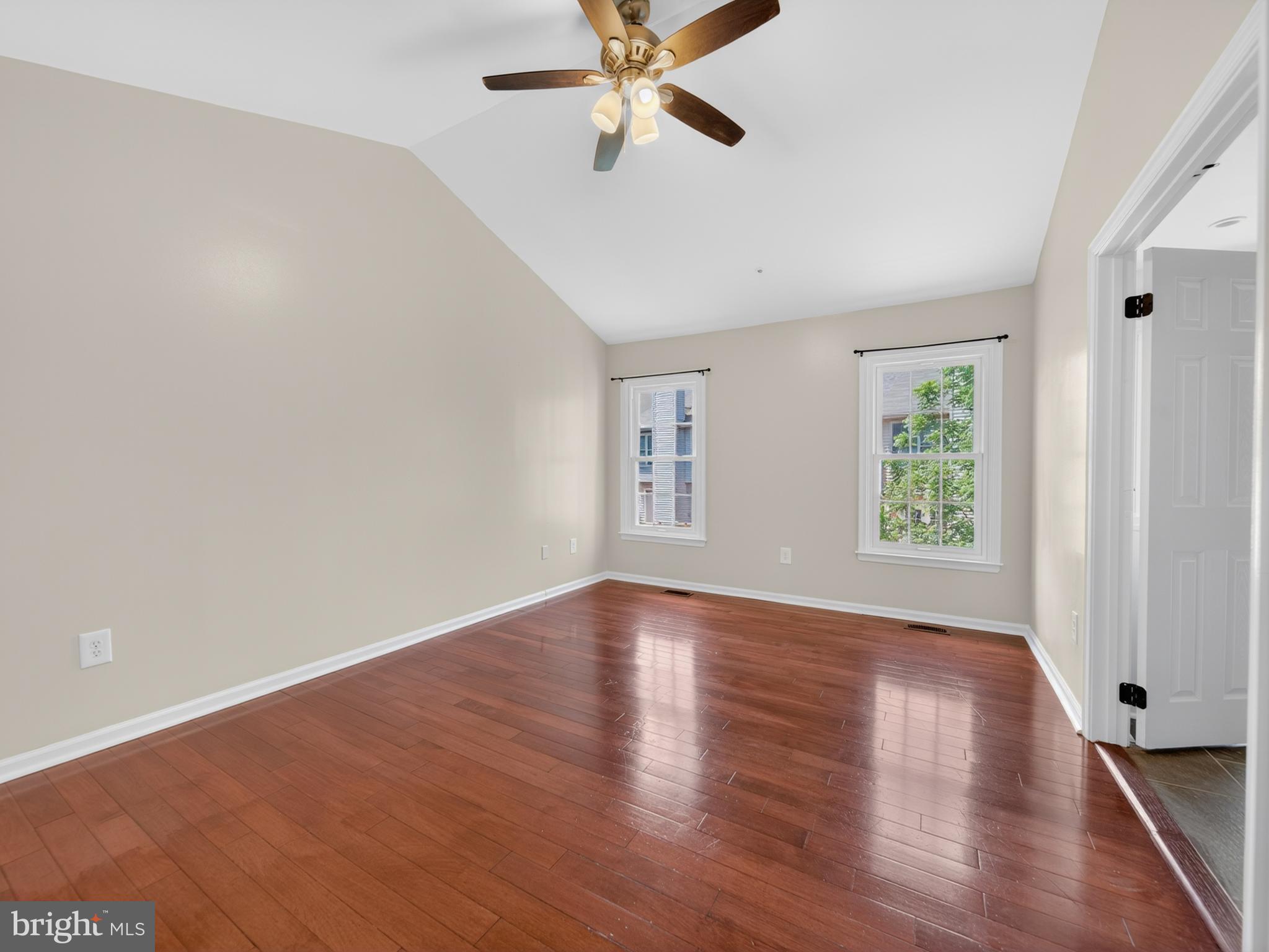 RUSSETT - Residential