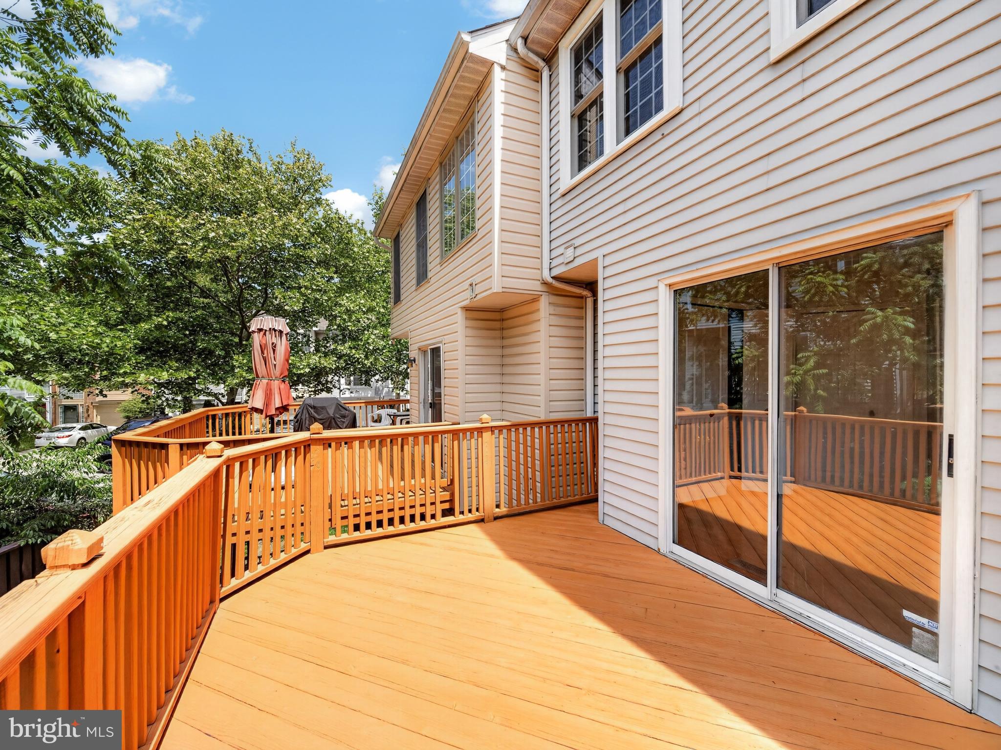 RUSSETT - Residential