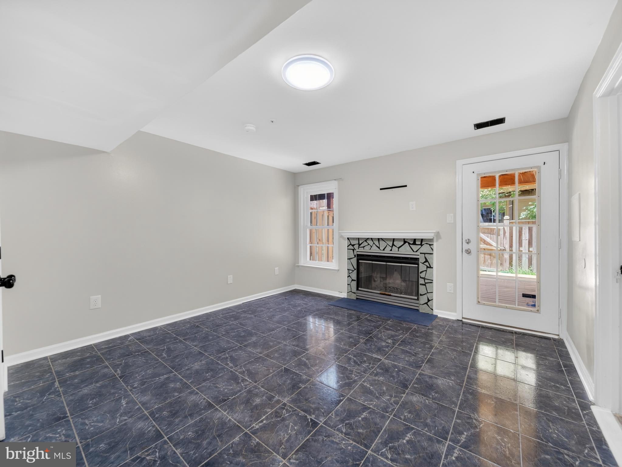 RUSSETT - Residential