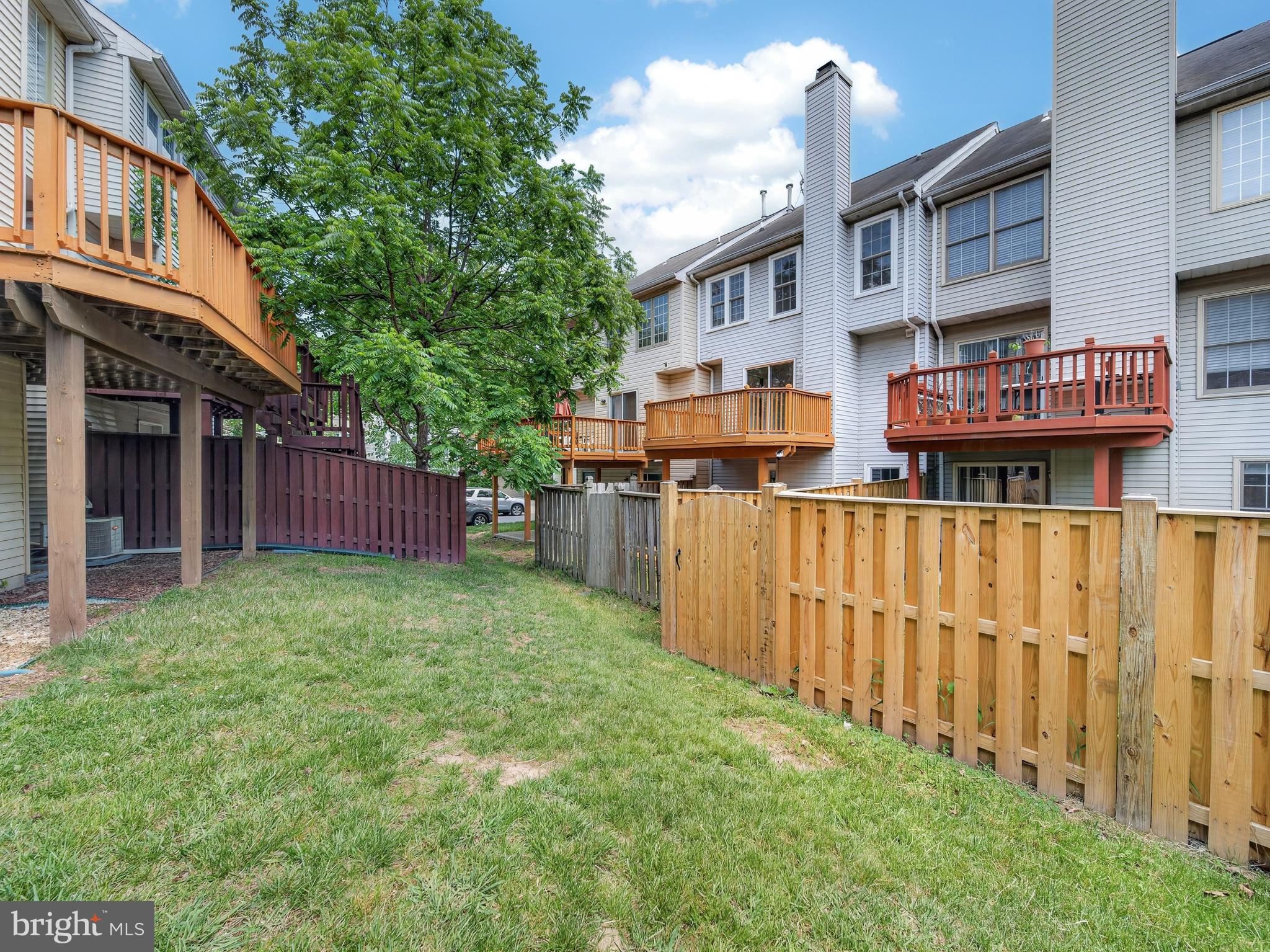 RUSSETT - Residential