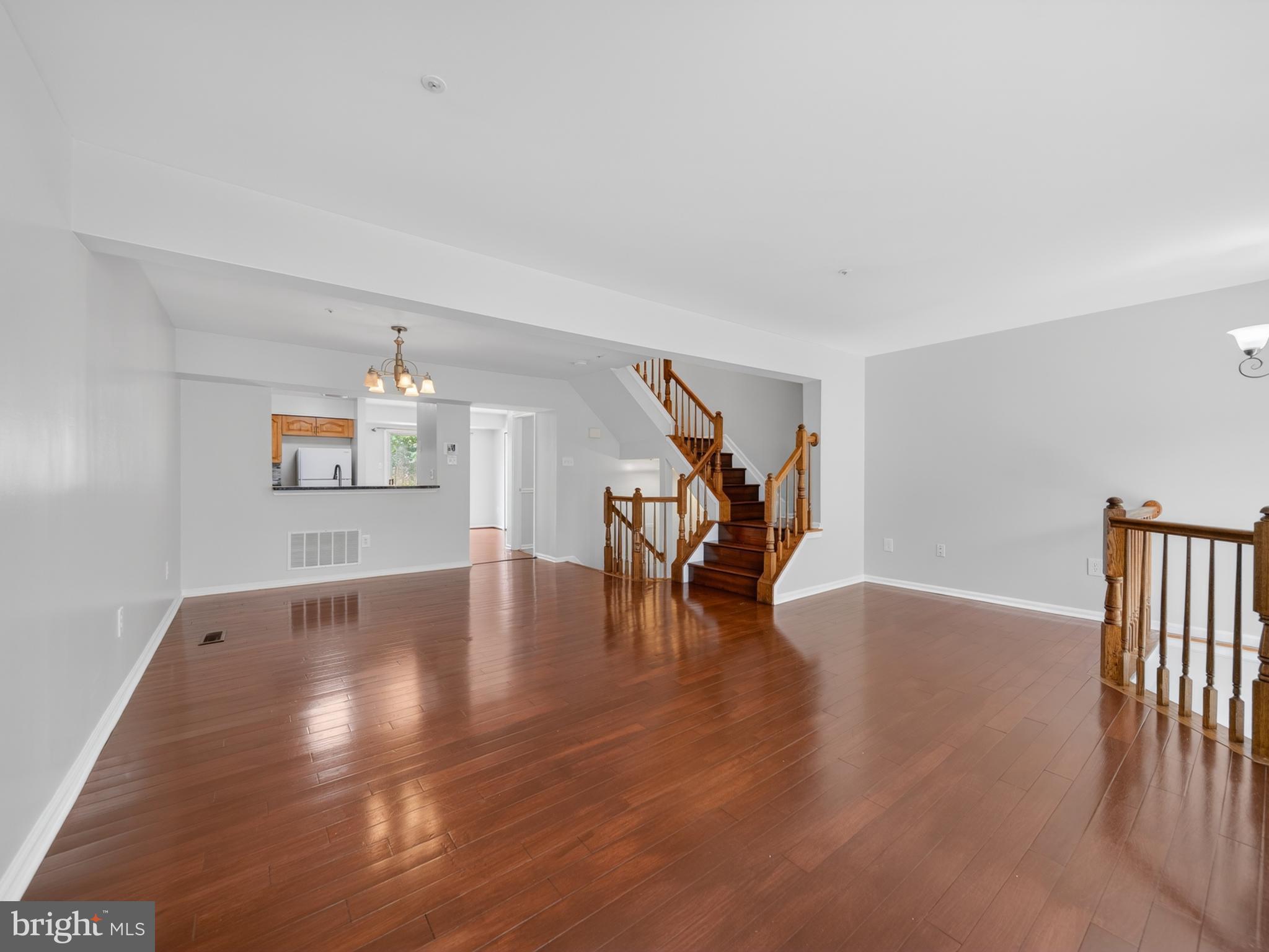 RUSSETT - Residential