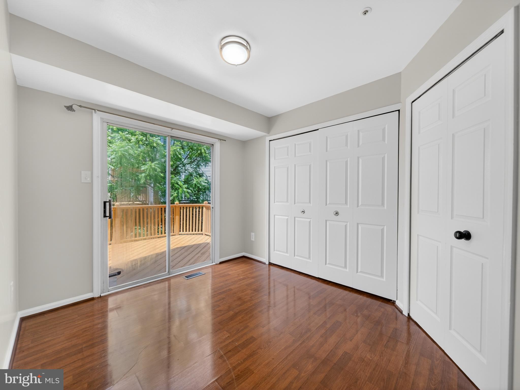 RUSSETT - Residential