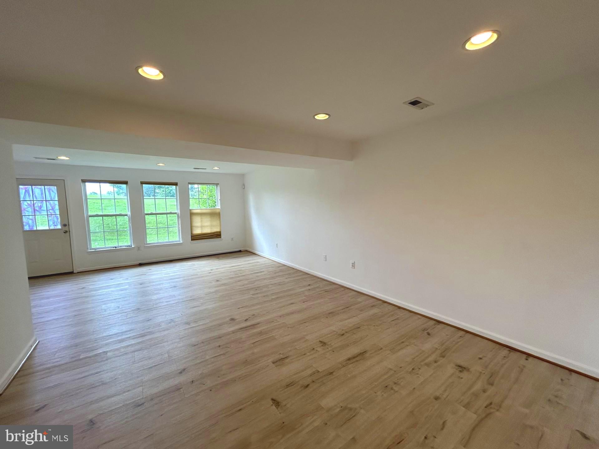 WINDMILL CROSSING - Residential Lease