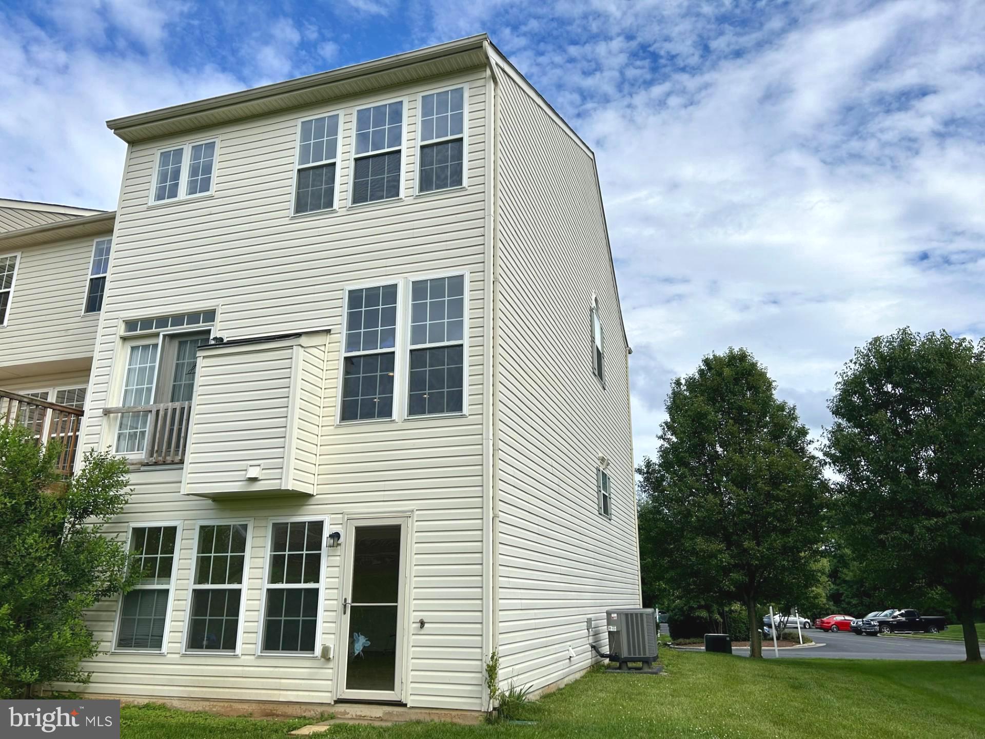 WINDMILL CROSSING - Residential Lease