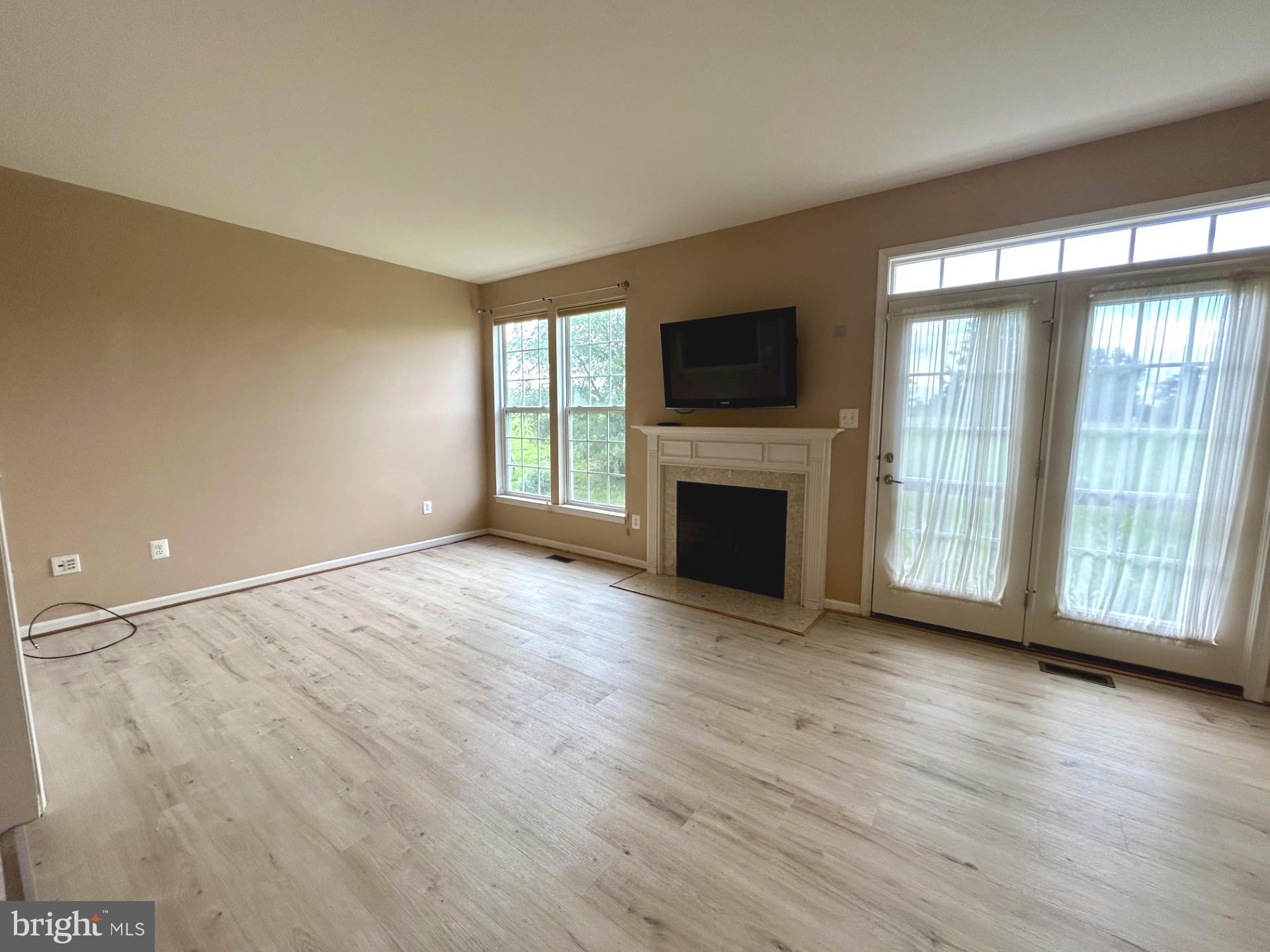 WINDMILL CROSSING - Residential Lease