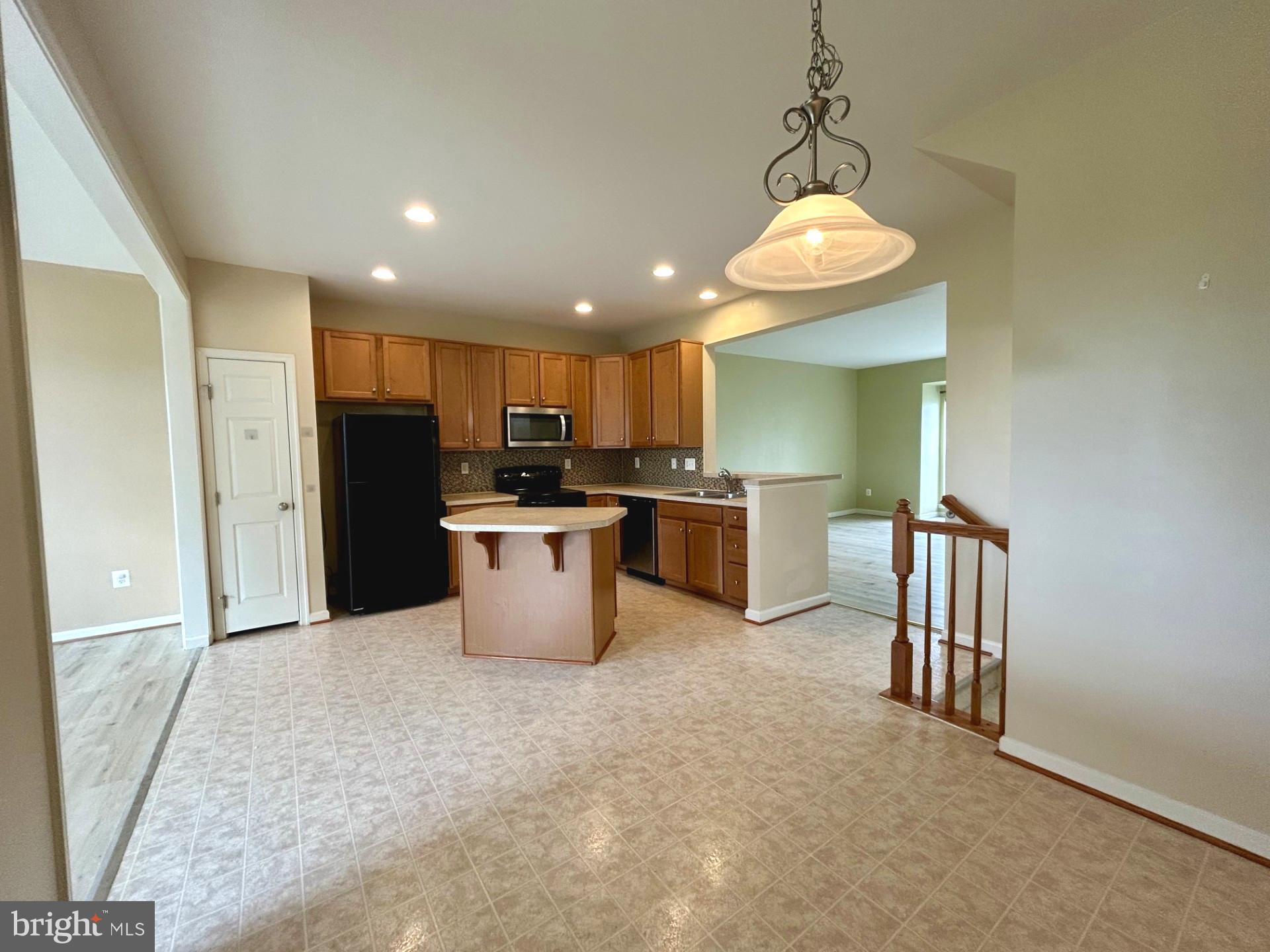 WINDMILL CROSSING - Residential Lease