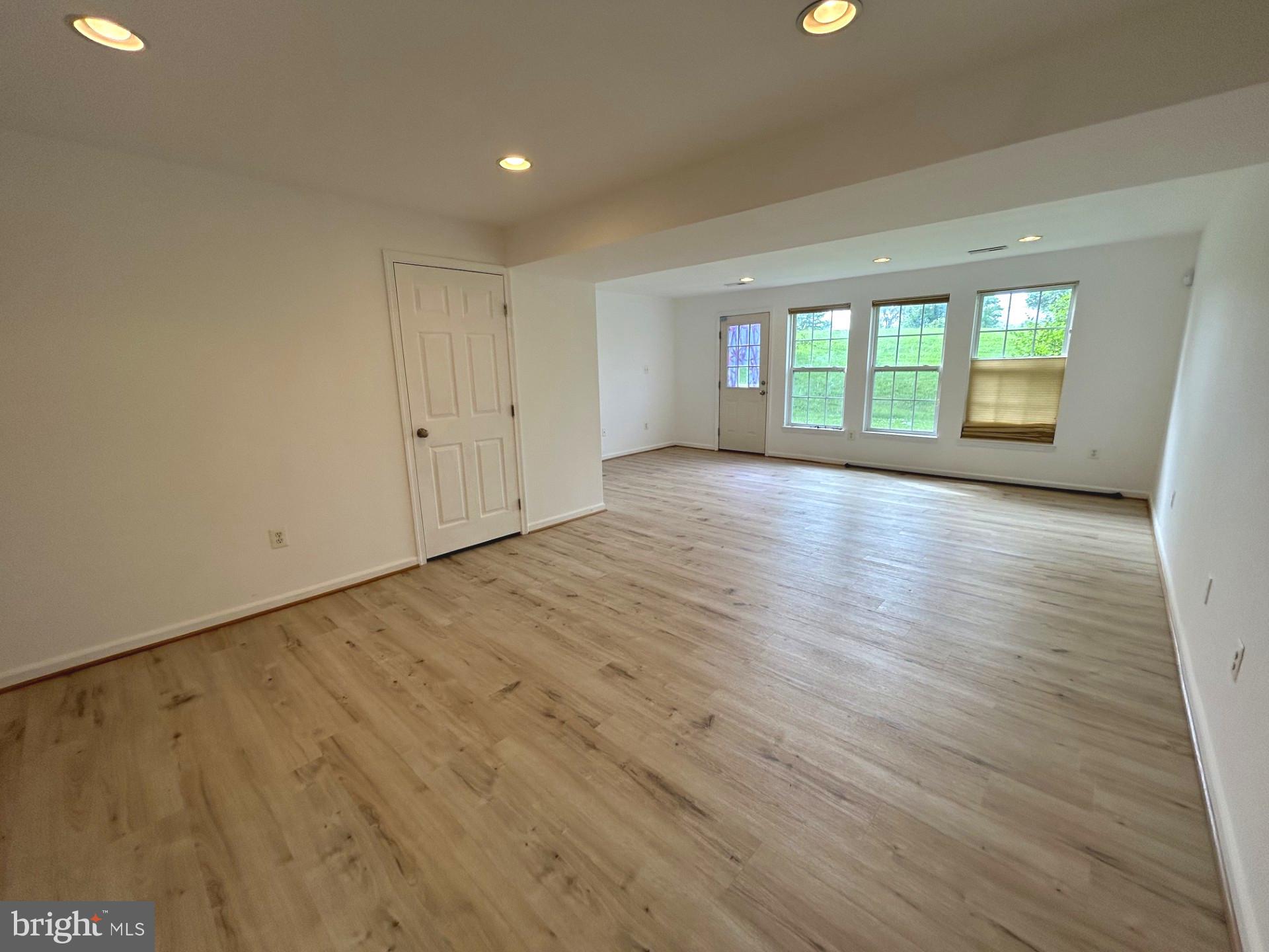 WINDMILL CROSSING - Residential Lease