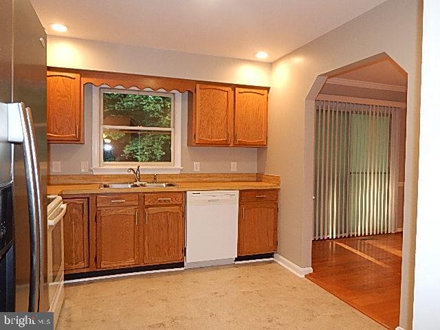 12802 LAKE WILDERNESS LANE
