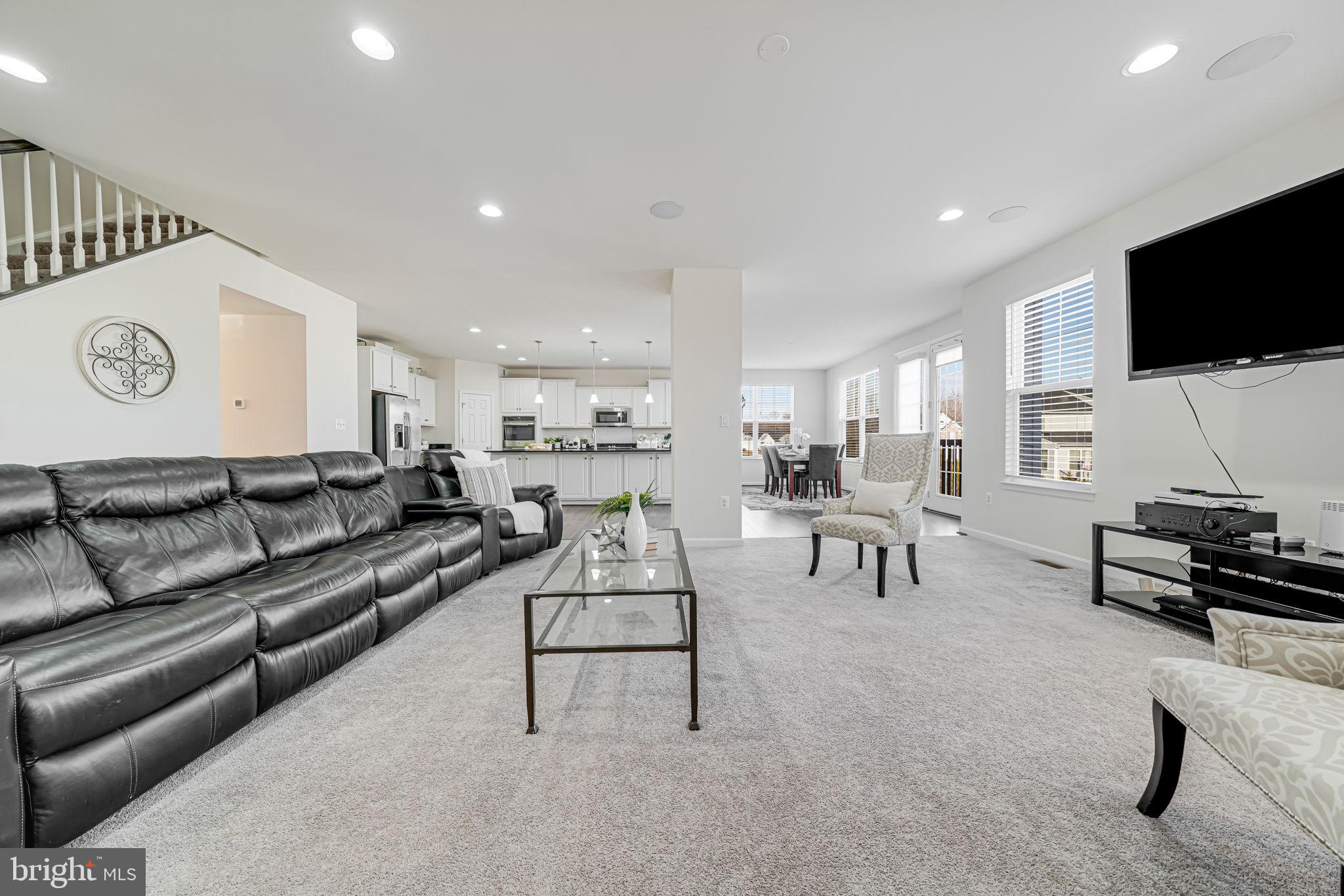 EAGLES POINTE WEST - Residential