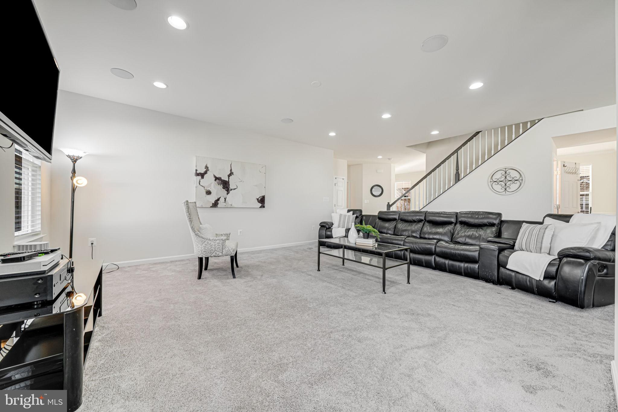 EAGLES POINTE WEST - Residential