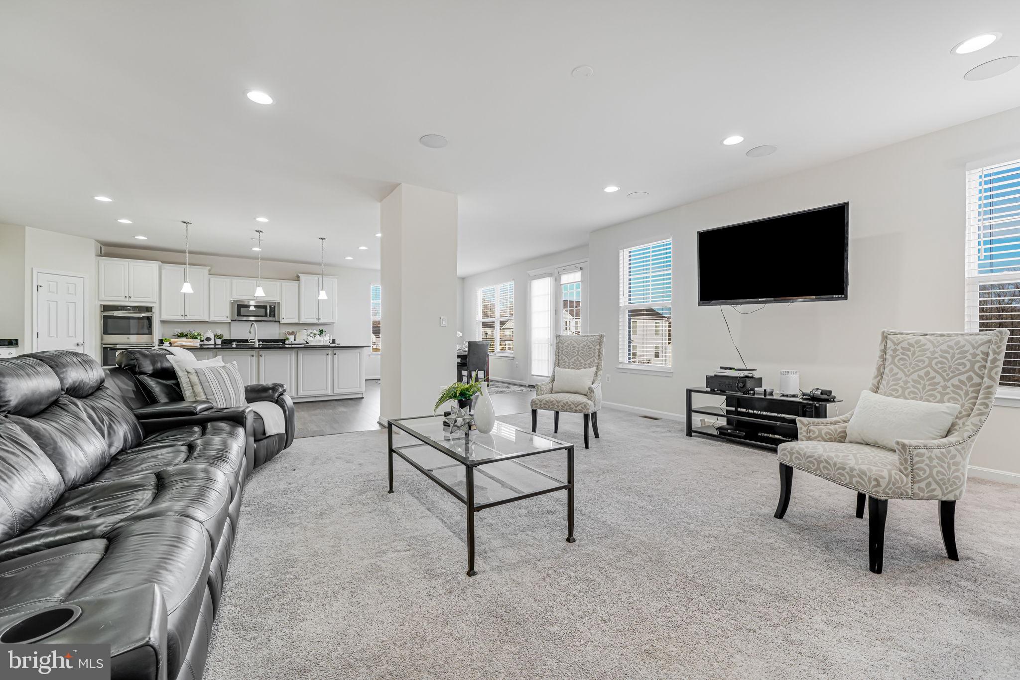 EAGLES POINTE WEST - Residential