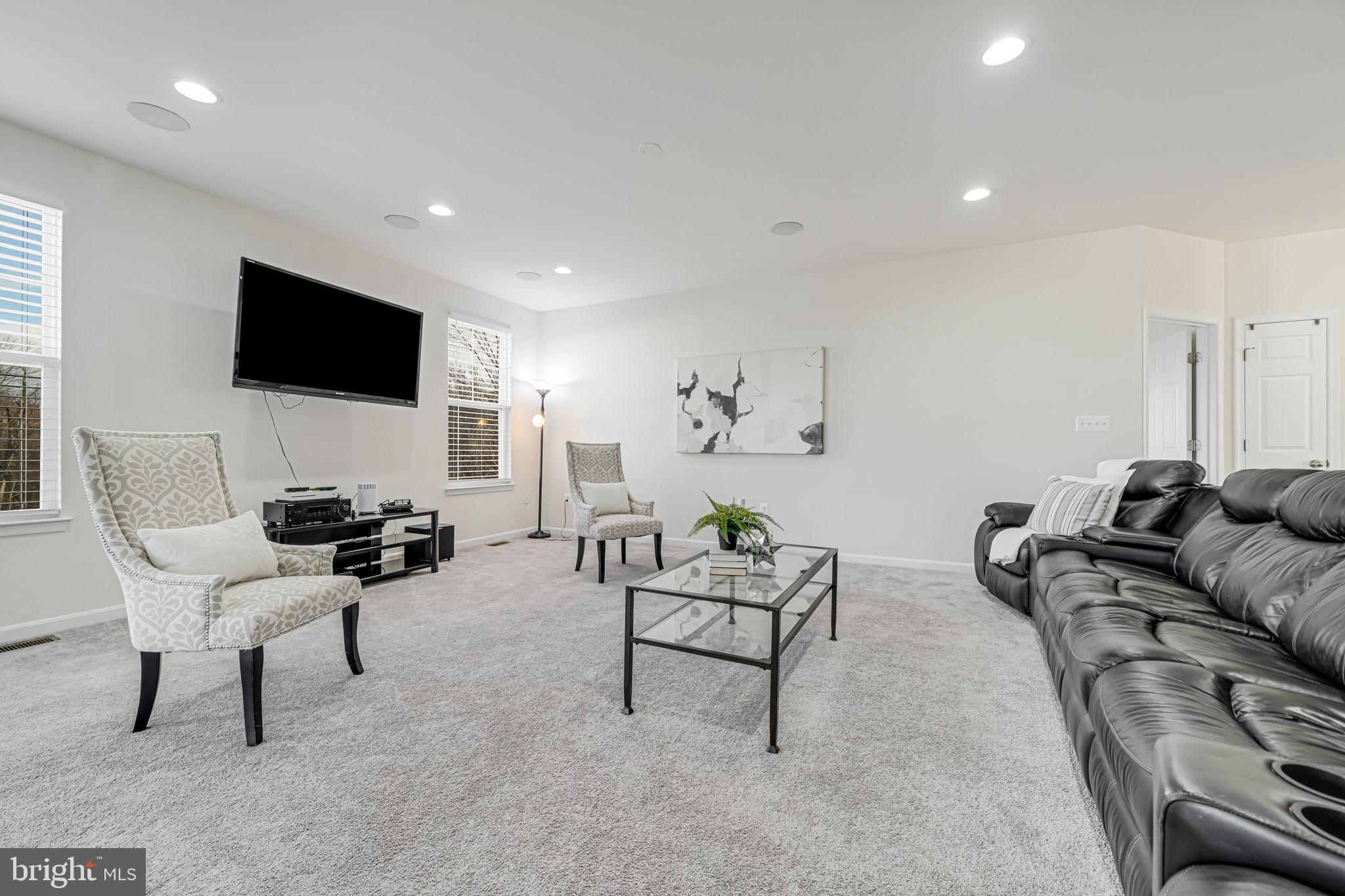 EAGLES POINTE WEST - Residential