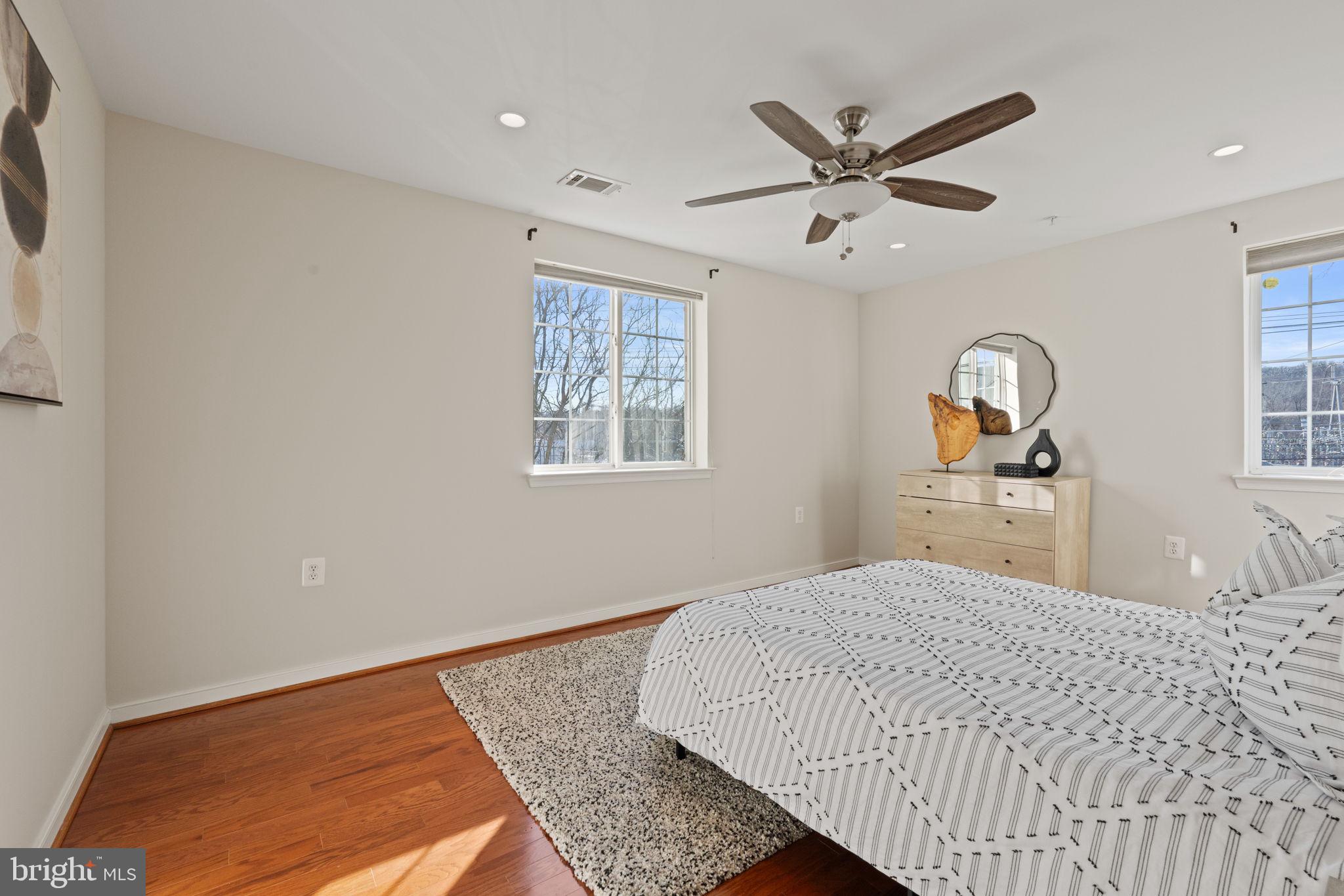 WEST VILLAGE OF SHIRLINGTON - Residential