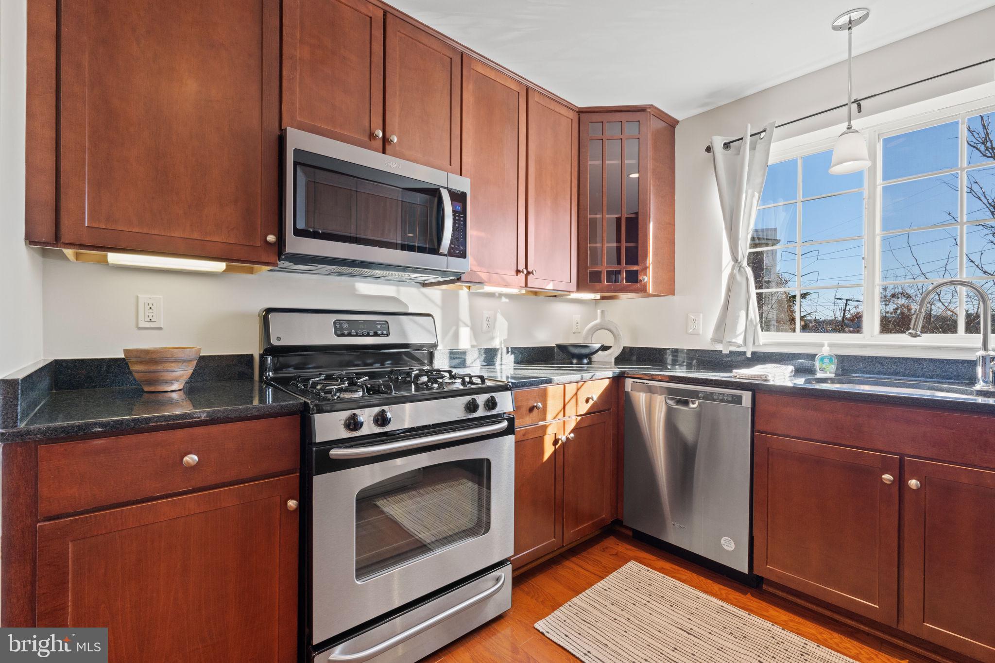 WEST VILLAGE OF SHIRLINGTON - Residential