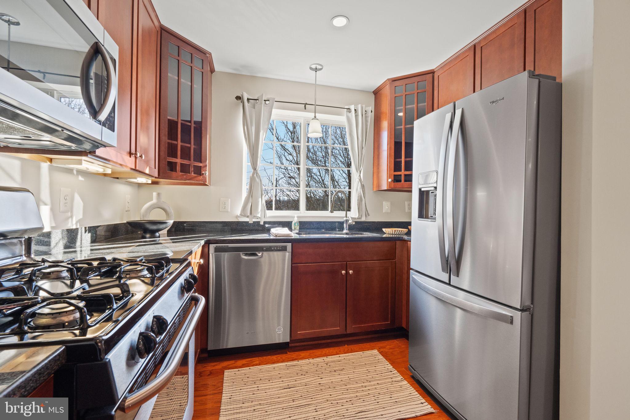 WEST VILLAGE OF SHIRLINGTON - Residential