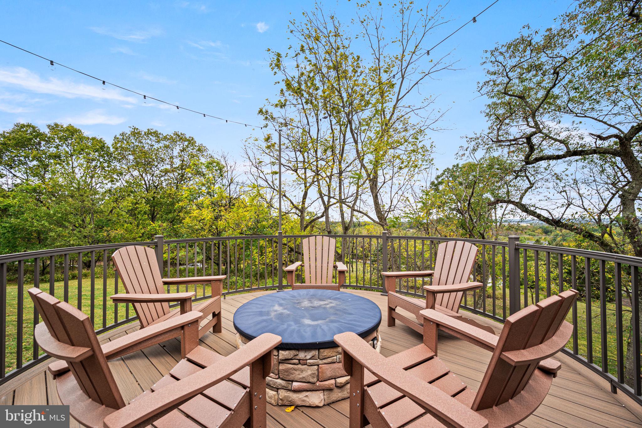 PROVIDENCE OAKS - Residential