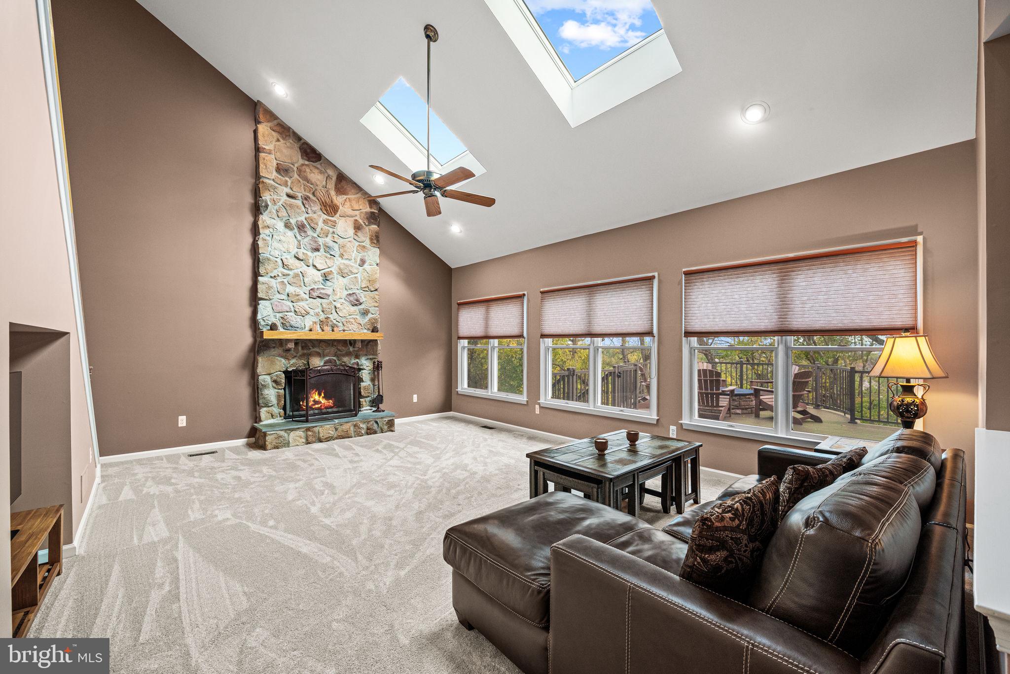 PROVIDENCE OAKS - Residential