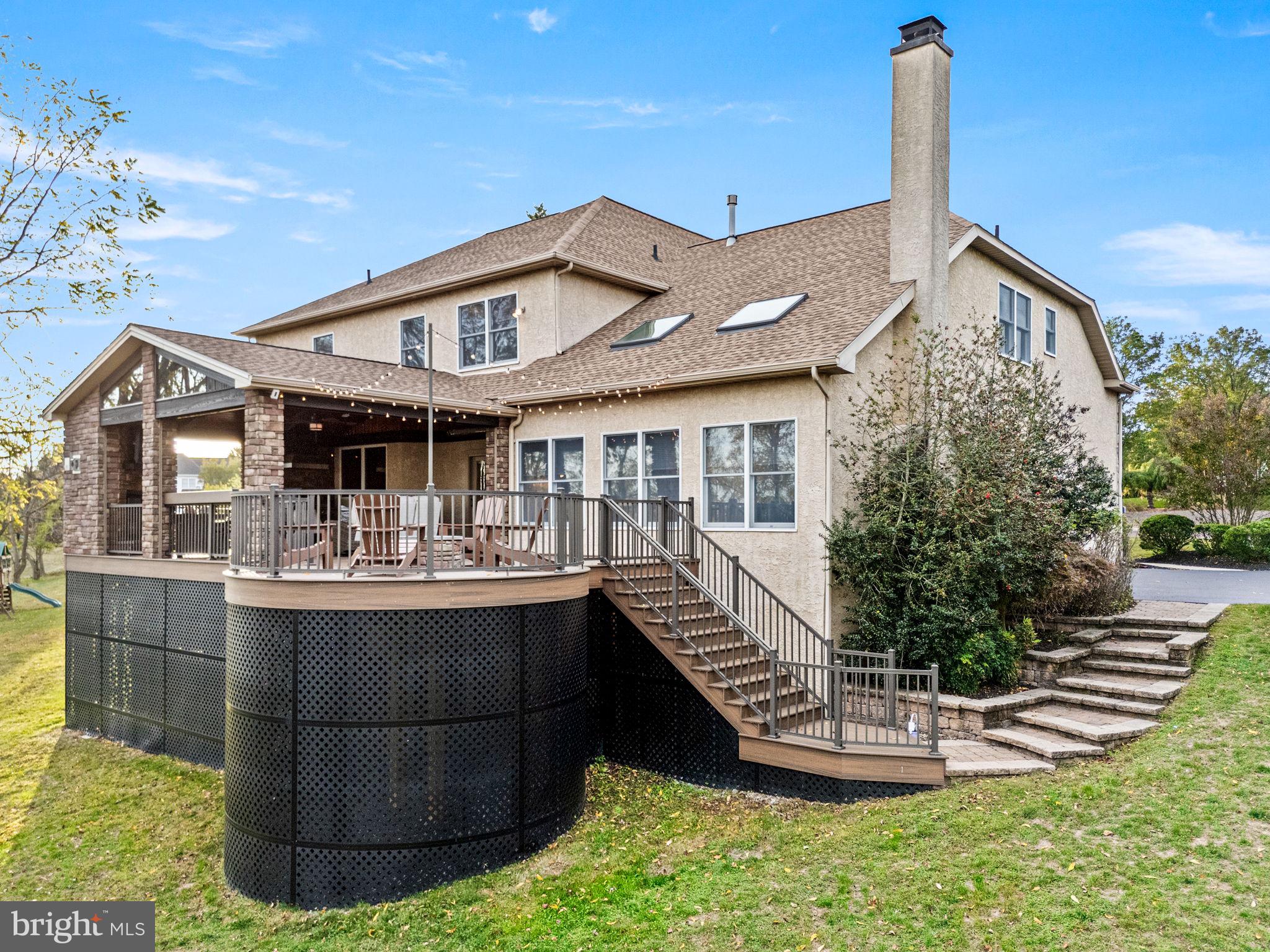 PROVIDENCE OAKS - Residential