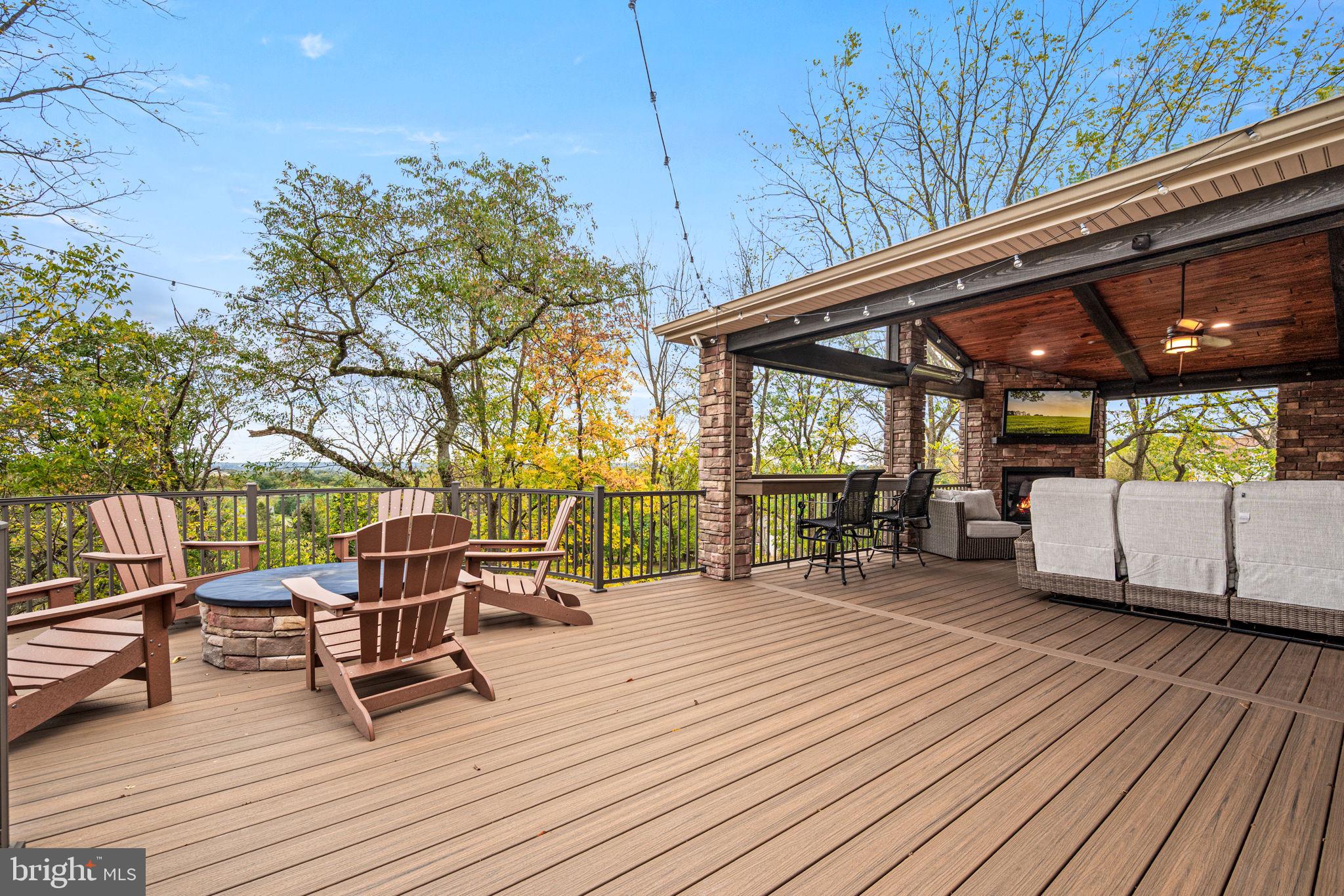 PROVIDENCE OAKS - Residential