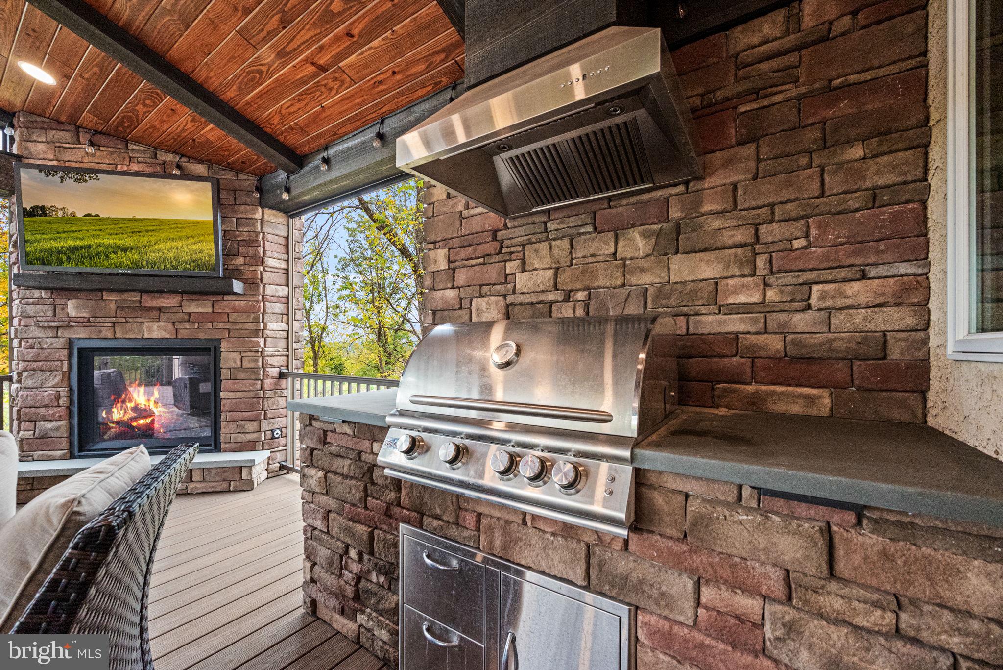 PROVIDENCE OAKS - Residential