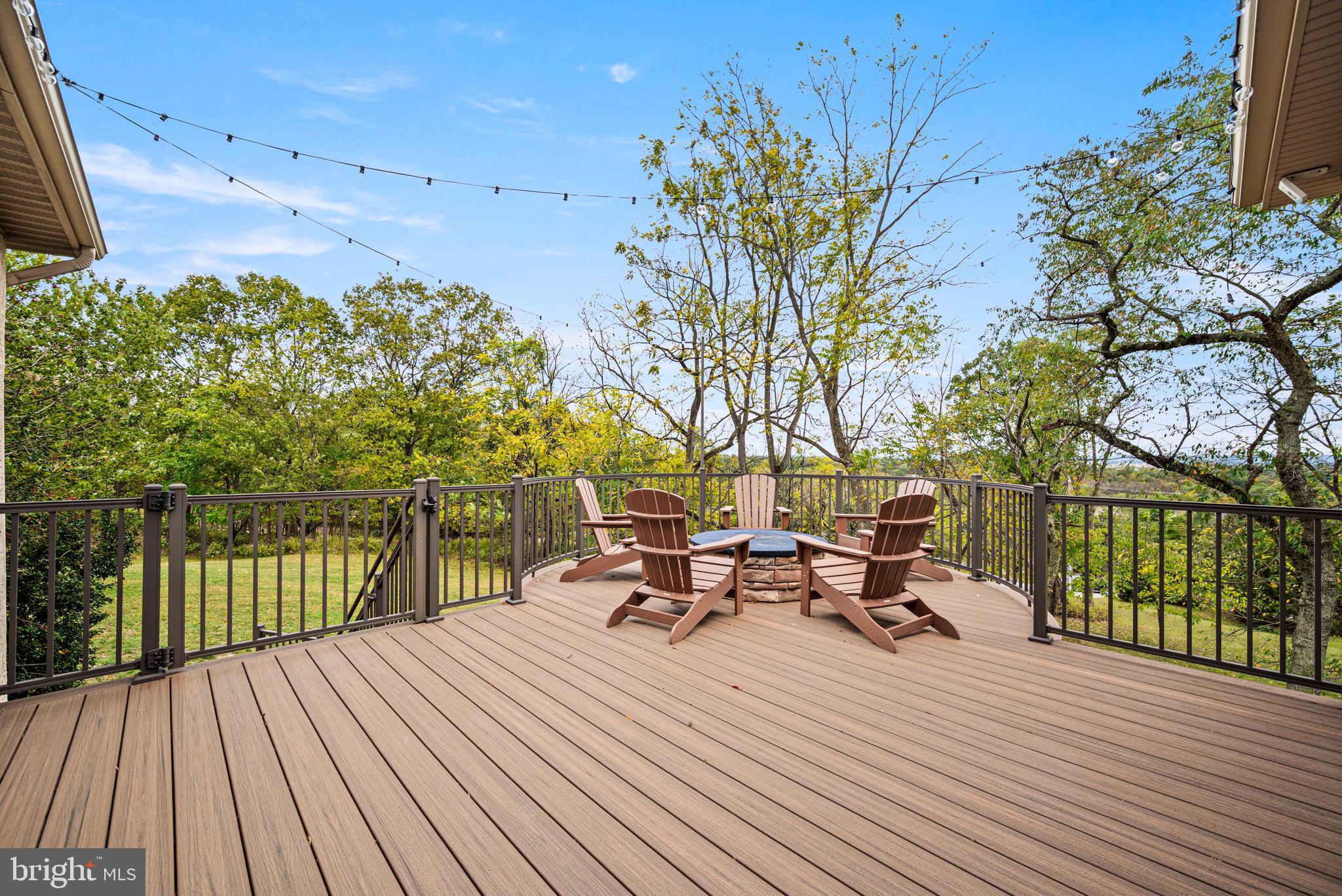 PROVIDENCE OAKS - Residential