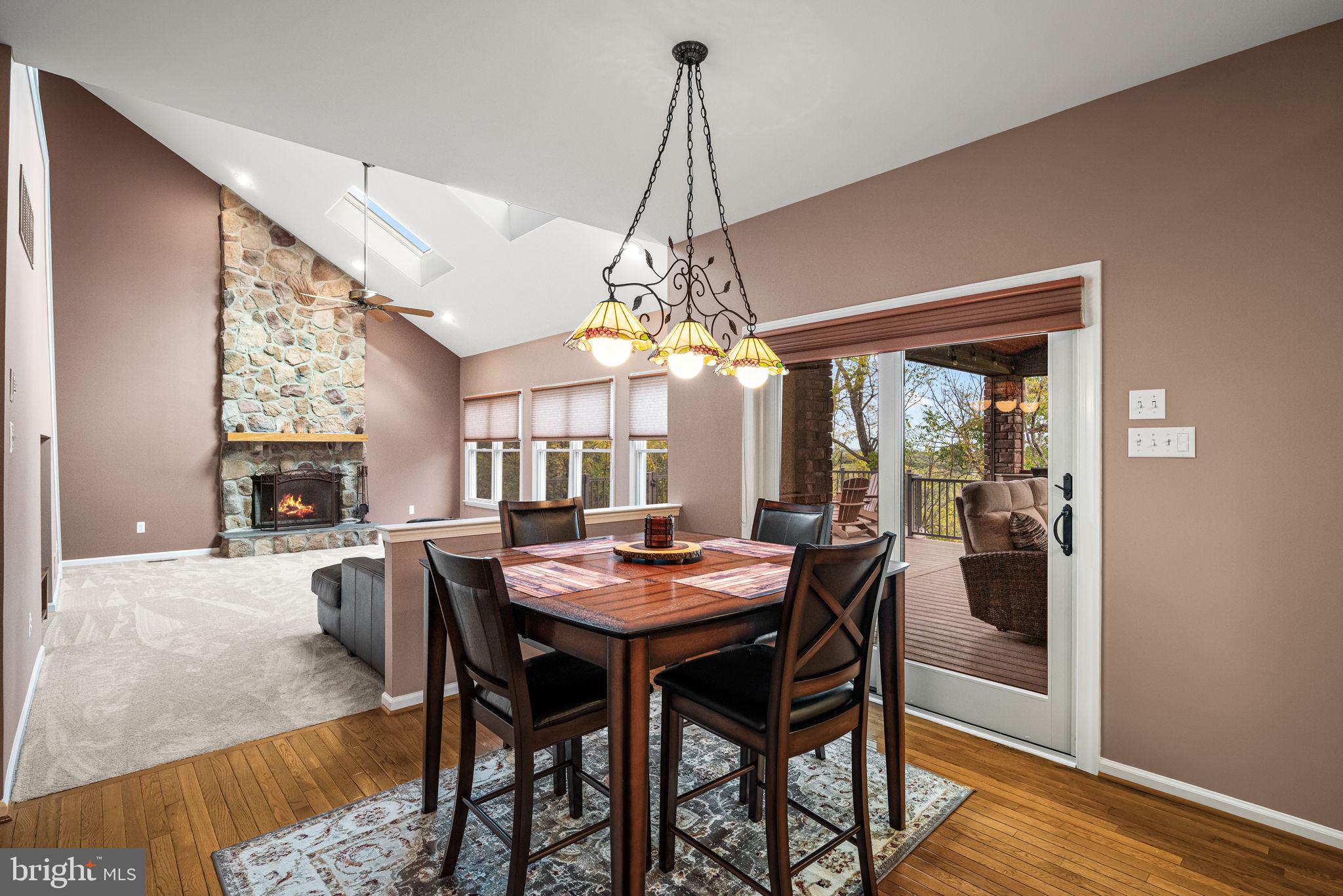 PROVIDENCE OAKS - Residential