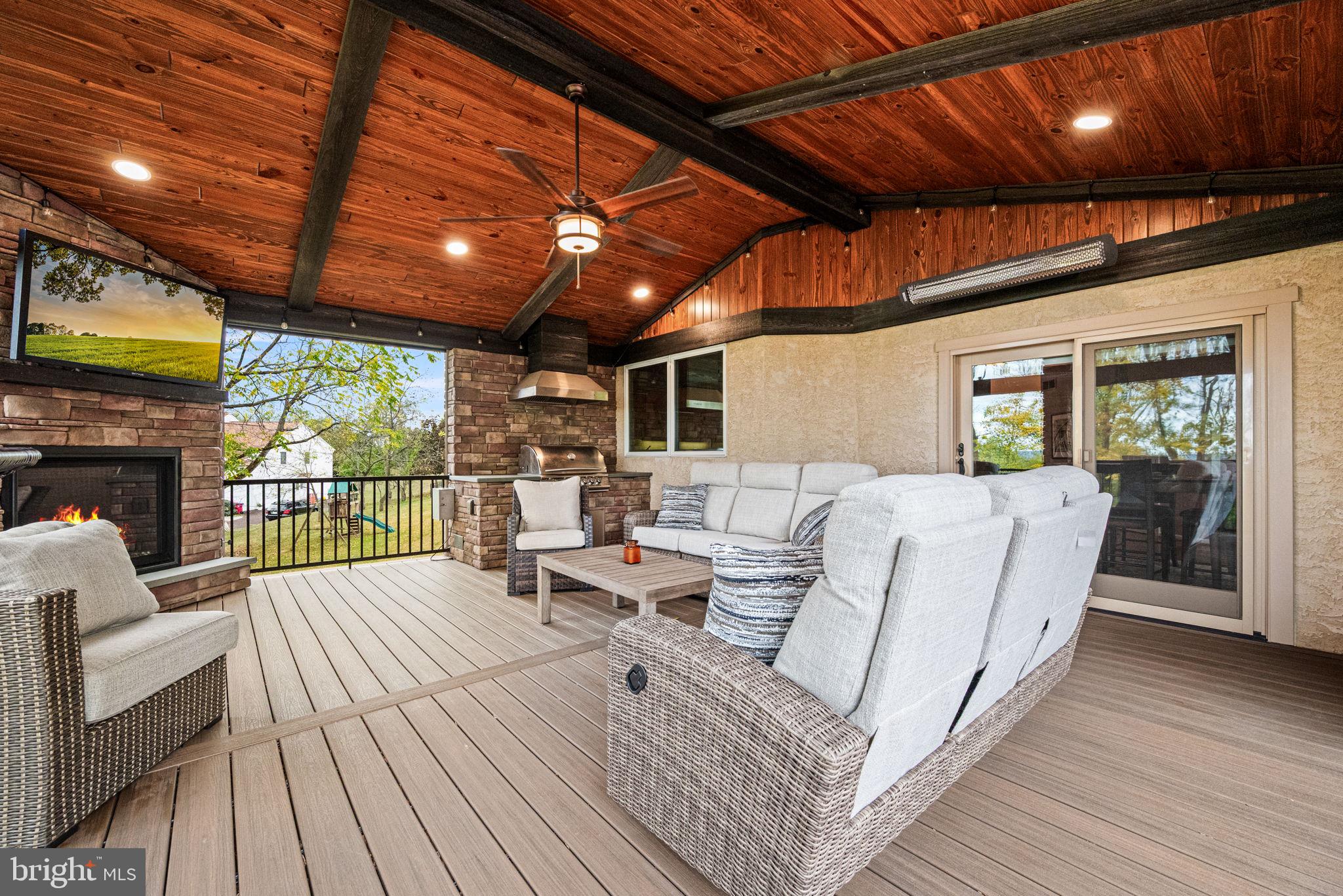 PROVIDENCE OAKS - Residential