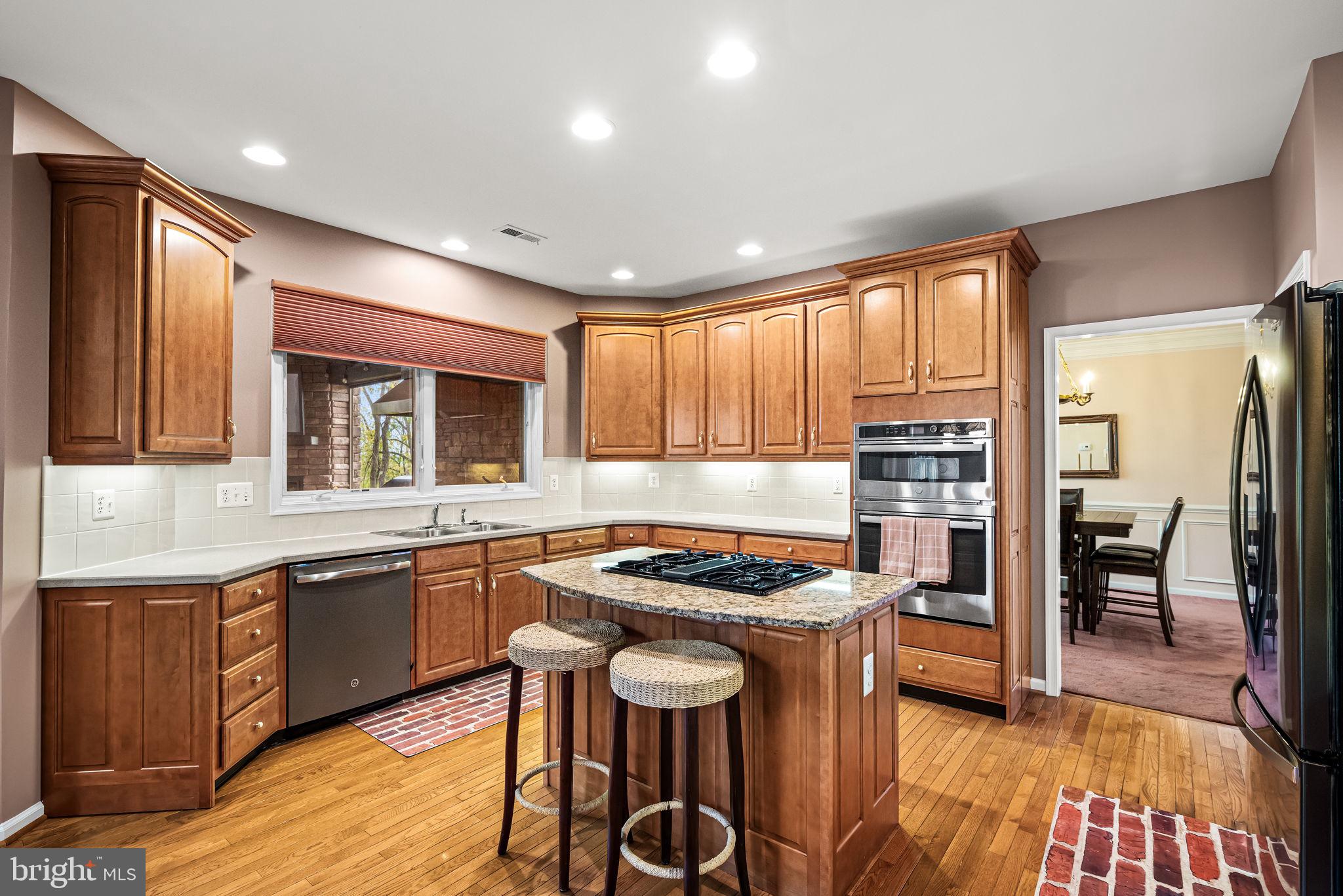 PROVIDENCE OAKS - Residential