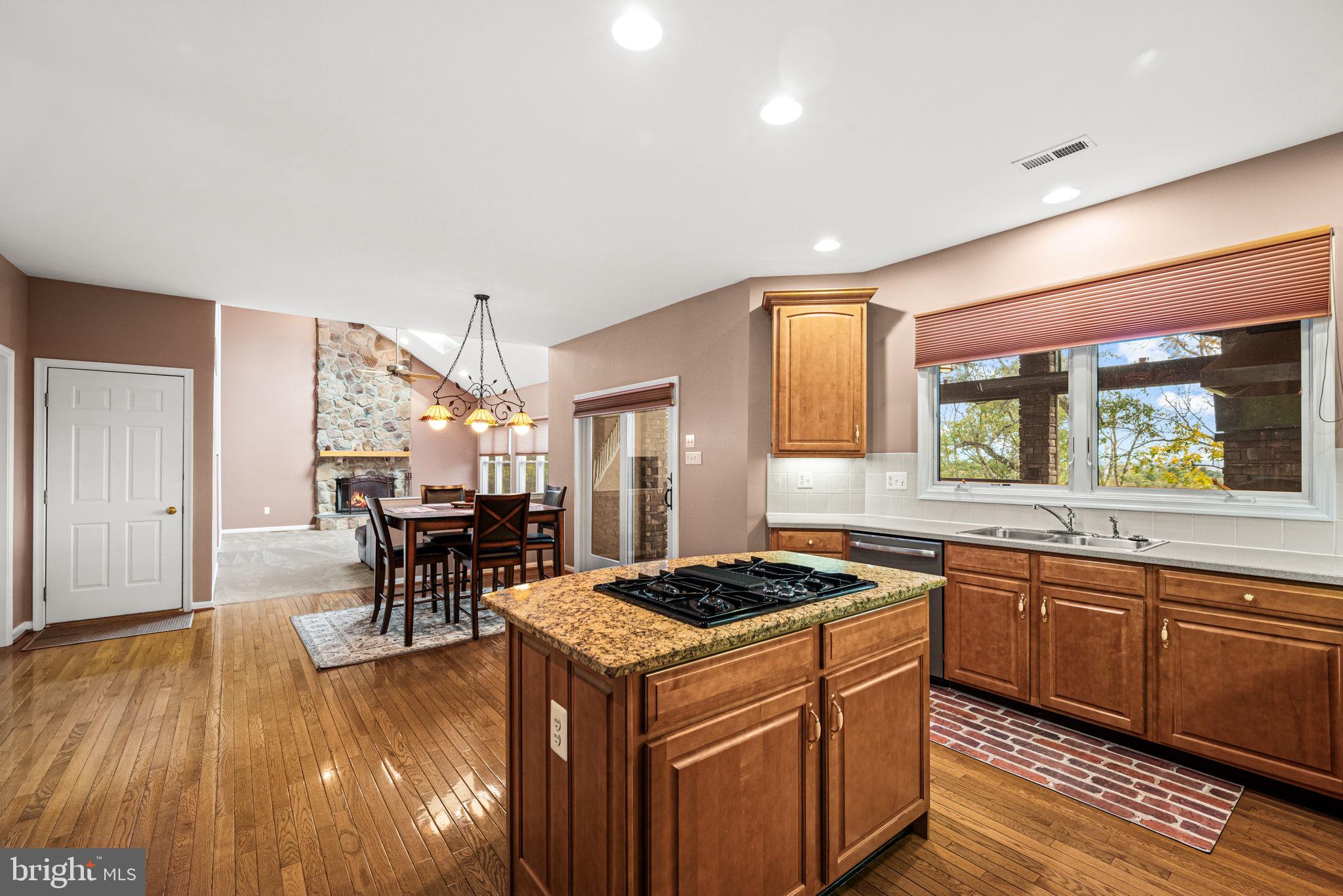 PROVIDENCE OAKS - Residential