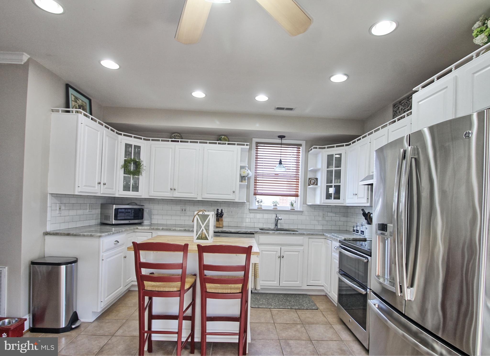 WOODLAND BEACH - Residential