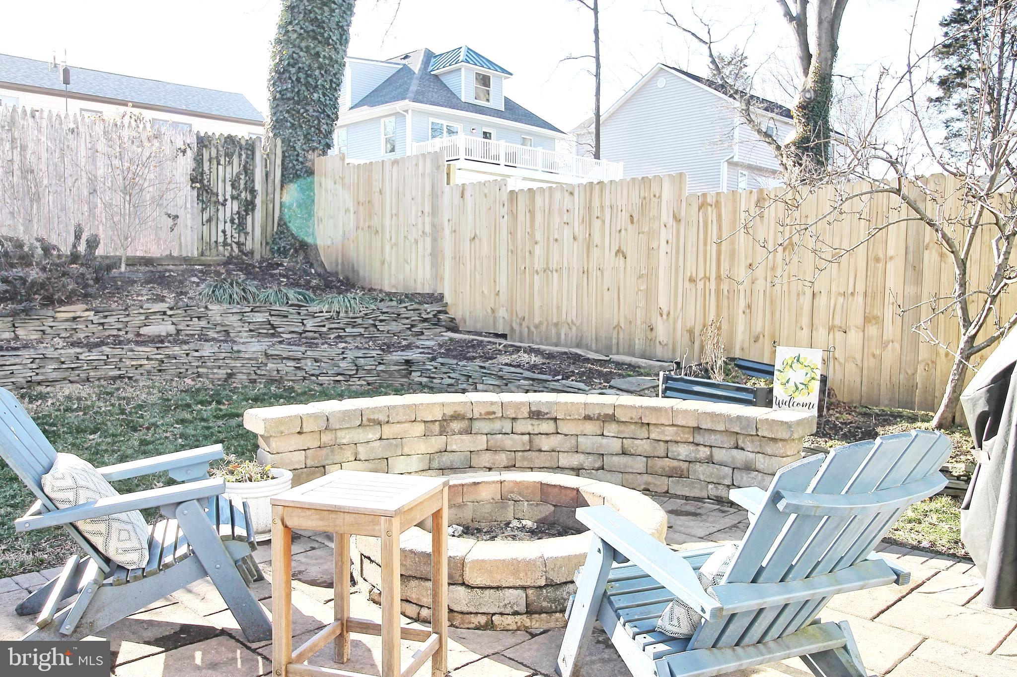 WOODLAND BEACH - Residential