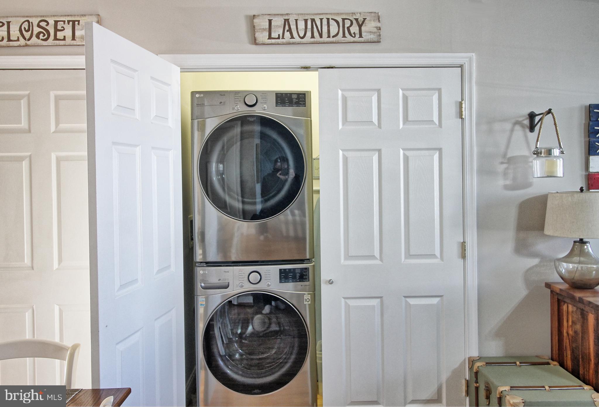 WOODLAND BEACH - Residential