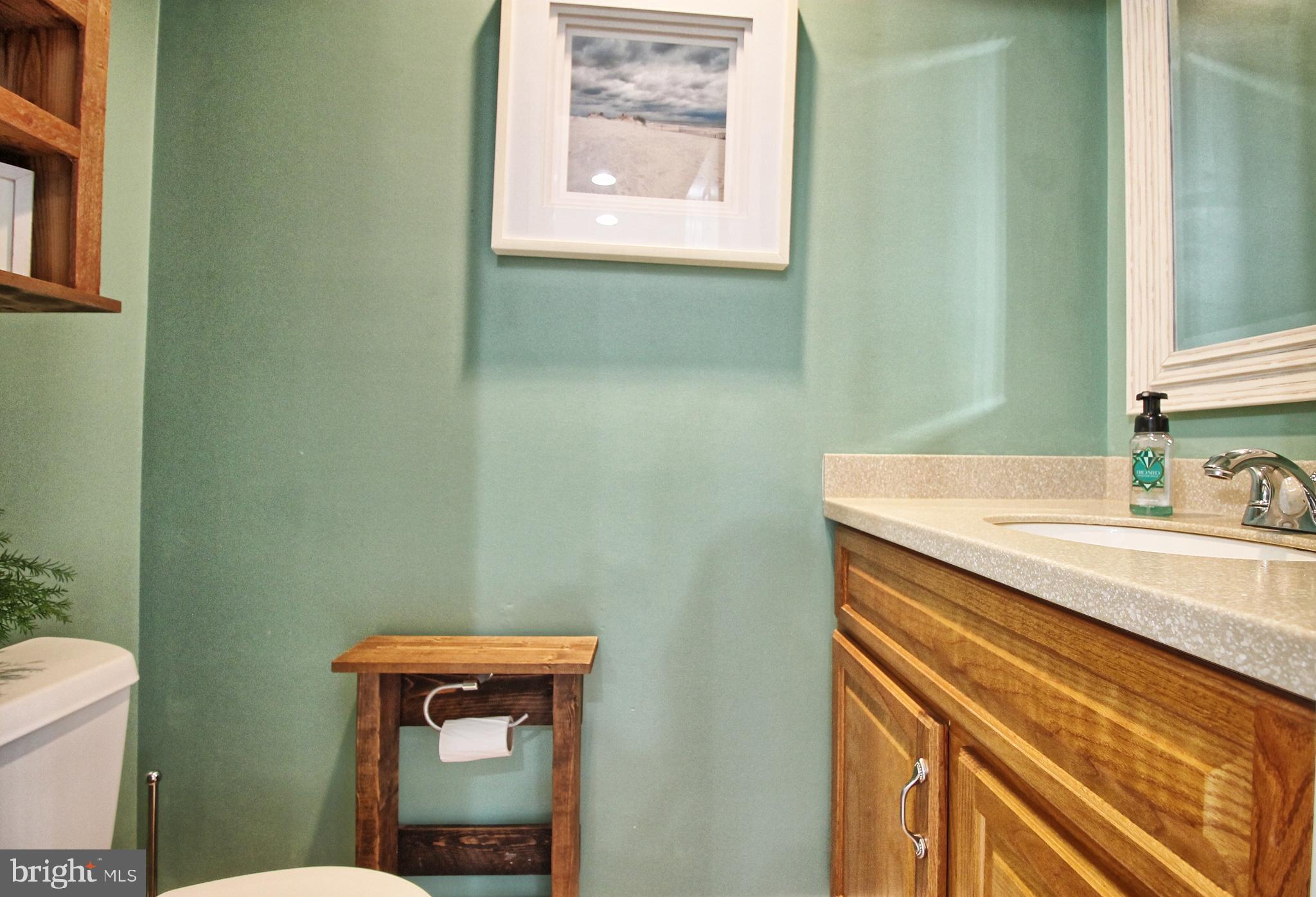 WOODLAND BEACH - Residential