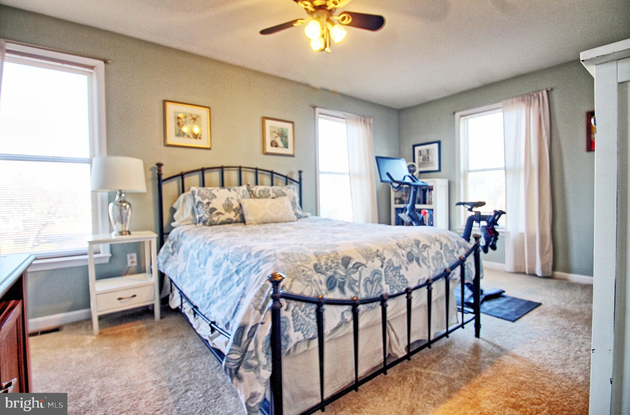 WOODLAND BEACH - Residential