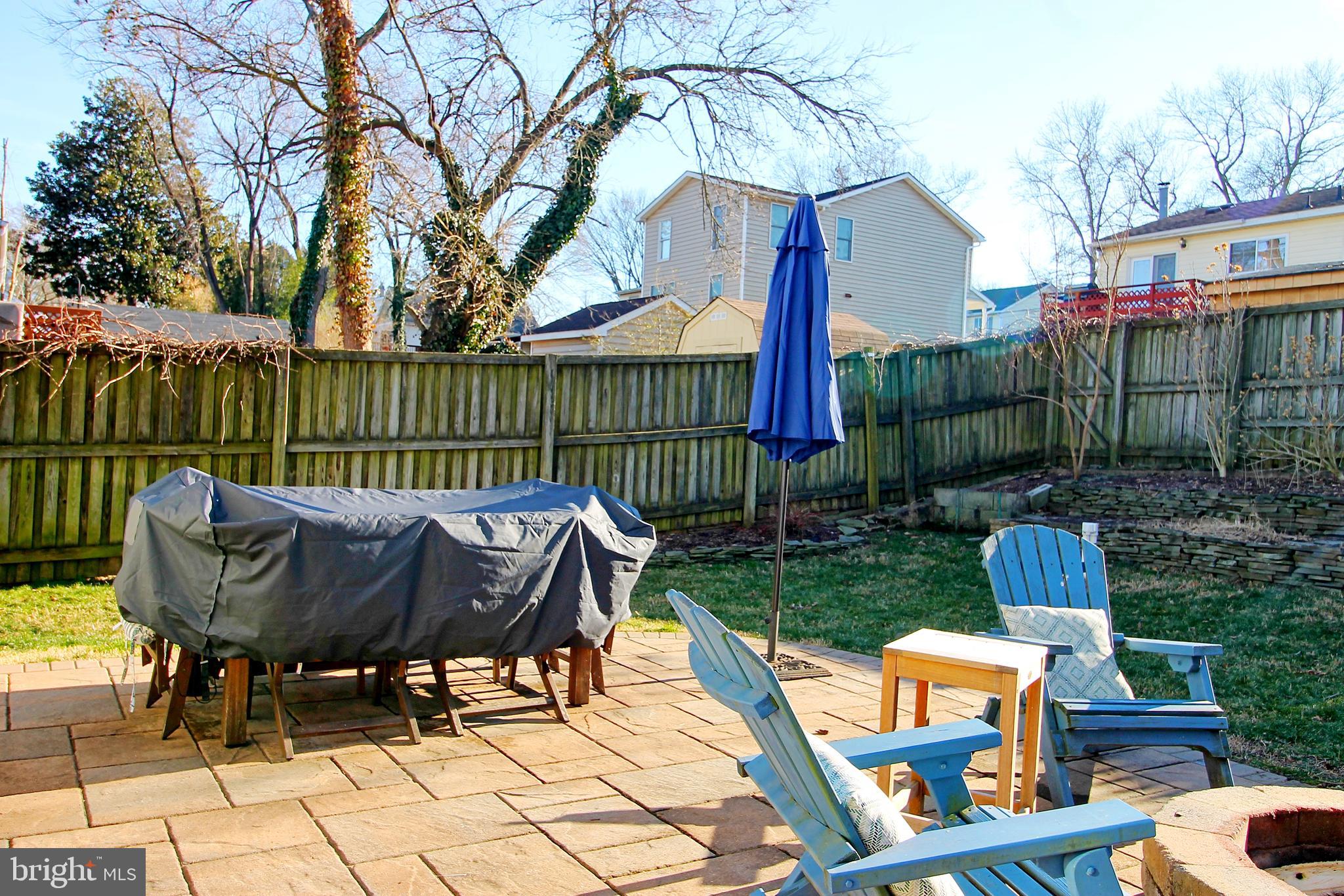 WOODLAND BEACH - Residential