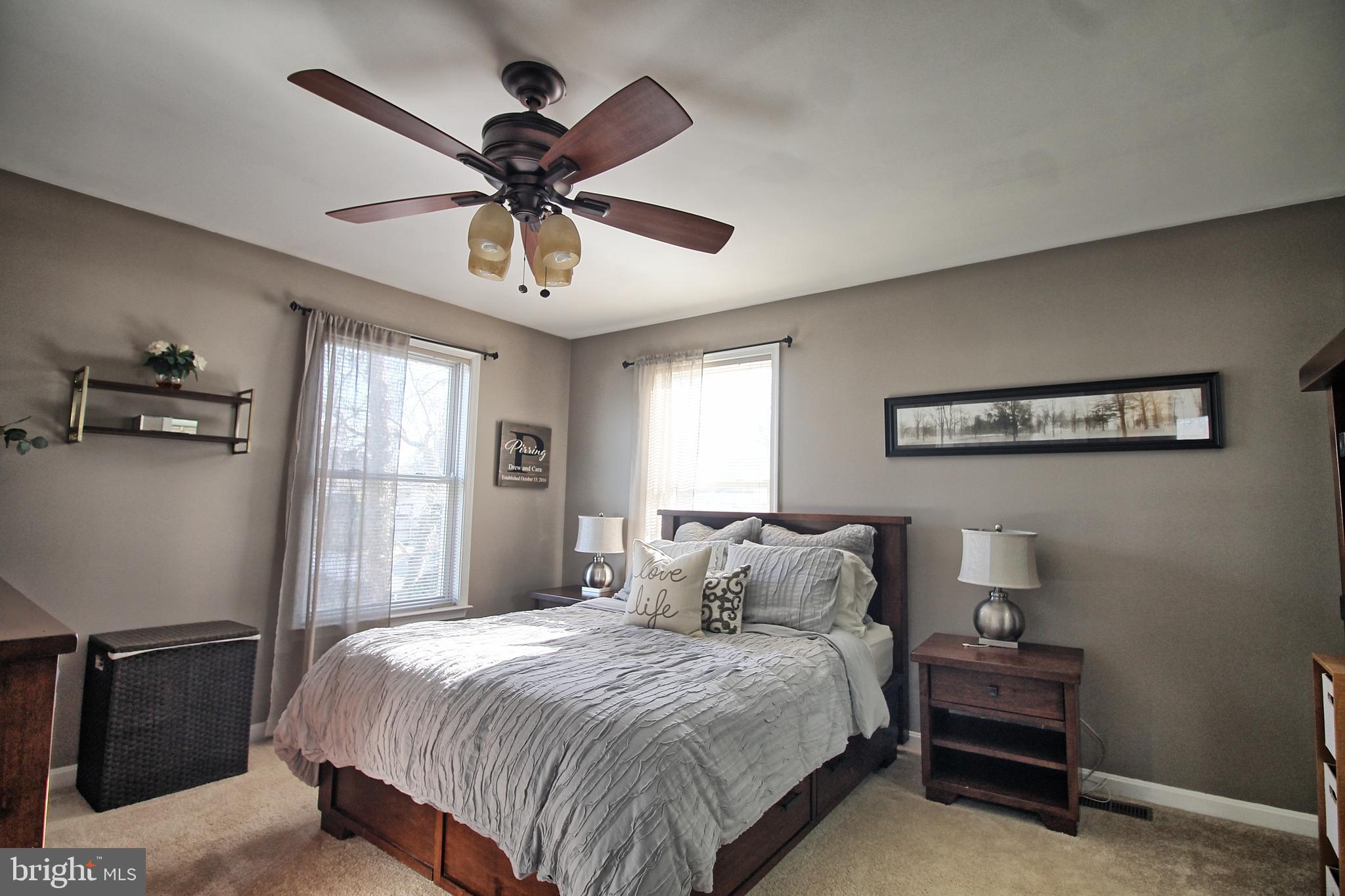 WOODLAND BEACH - Residential