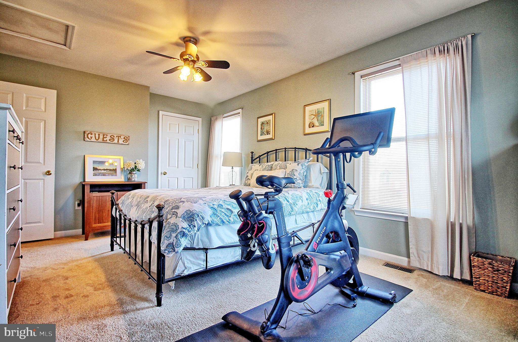 WOODLAND BEACH - Residential