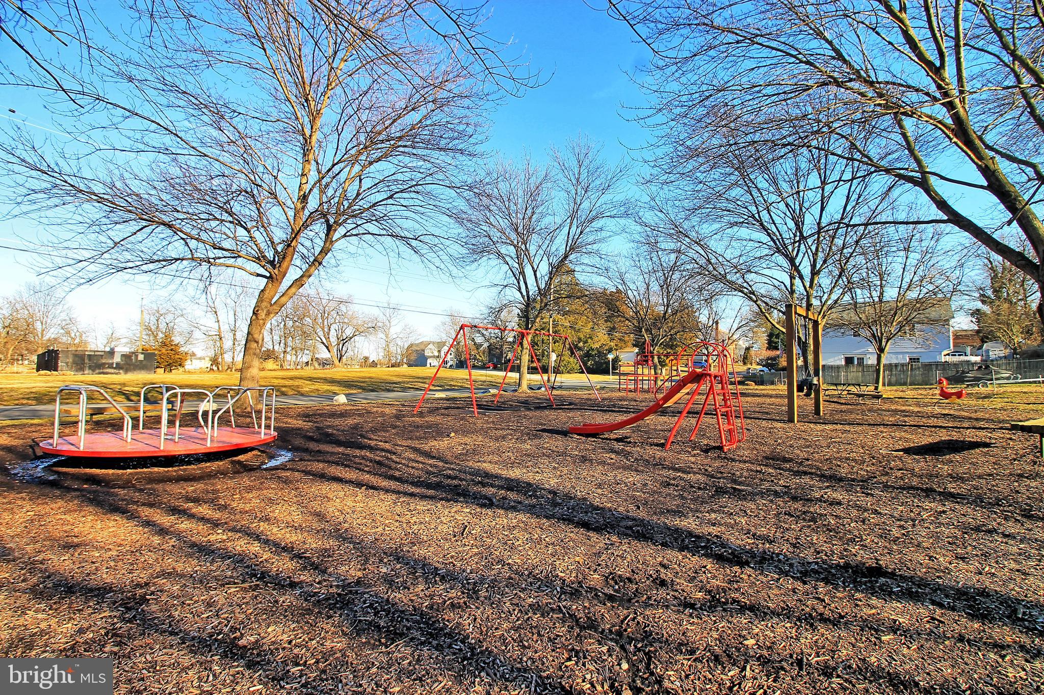 WOODLAND BEACH - Residential