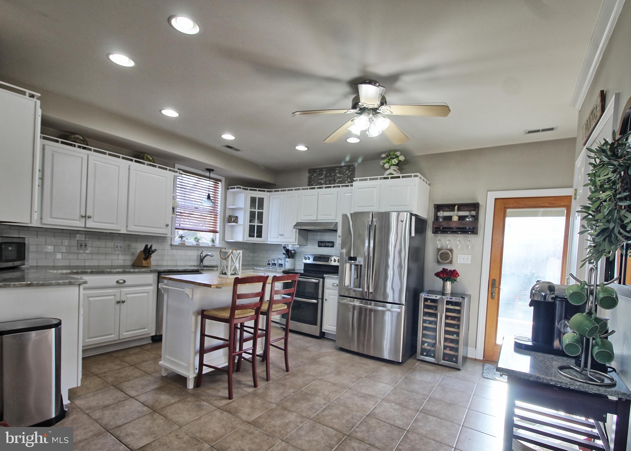 WOODLAND BEACH - Residential