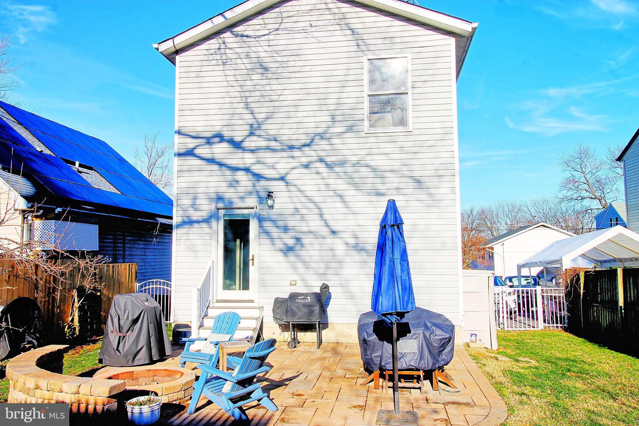 WOODLAND BEACH - Residential