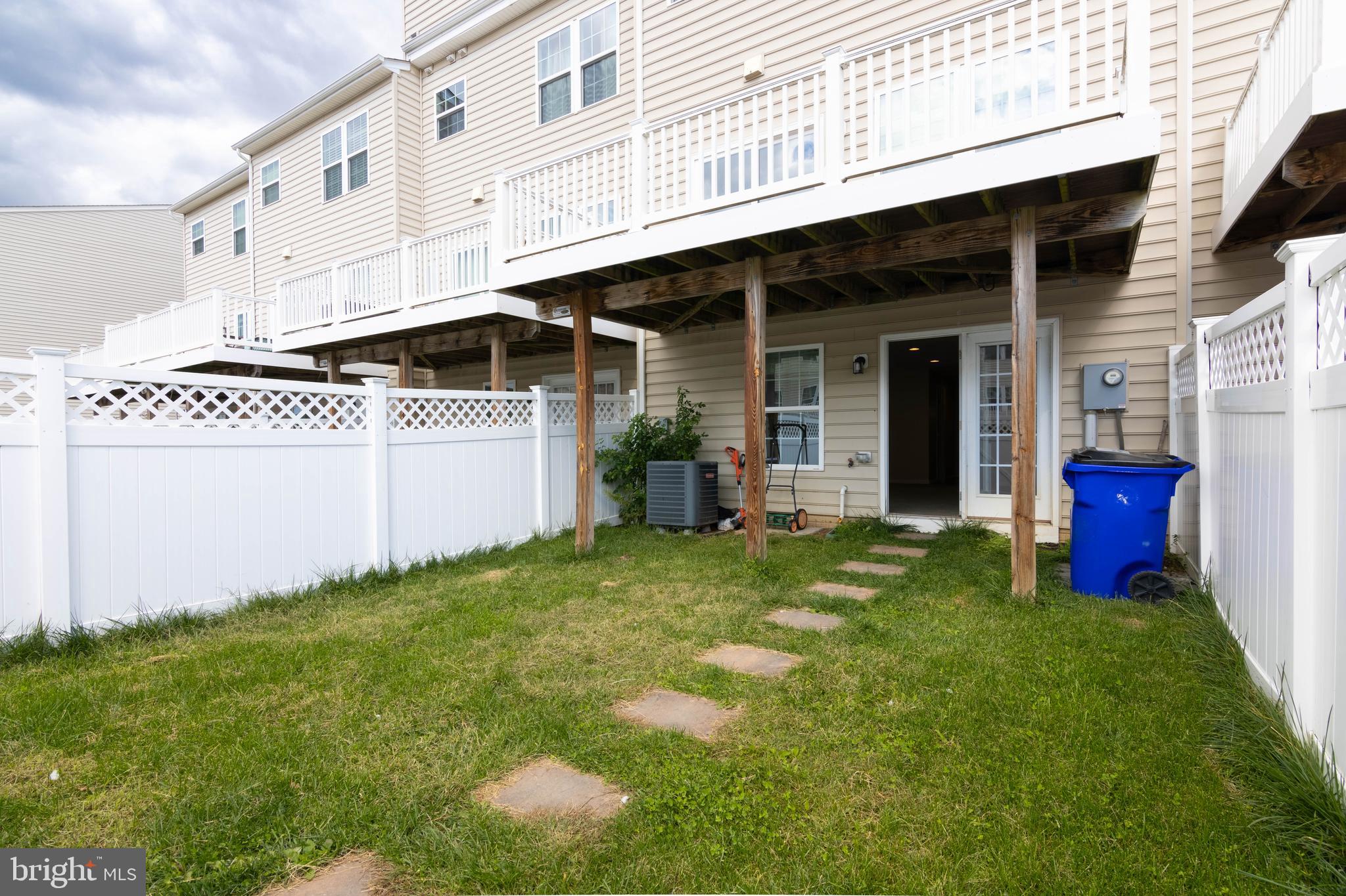 LINTON AT BALLENGER - Residential Lease