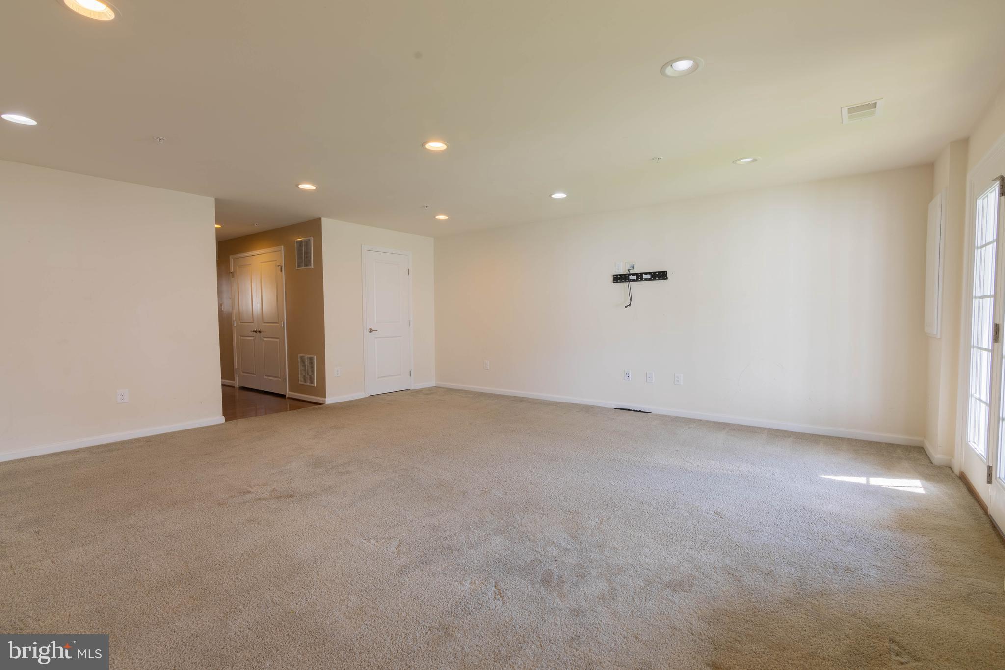 LINTON AT BALLENGER - Residential Lease