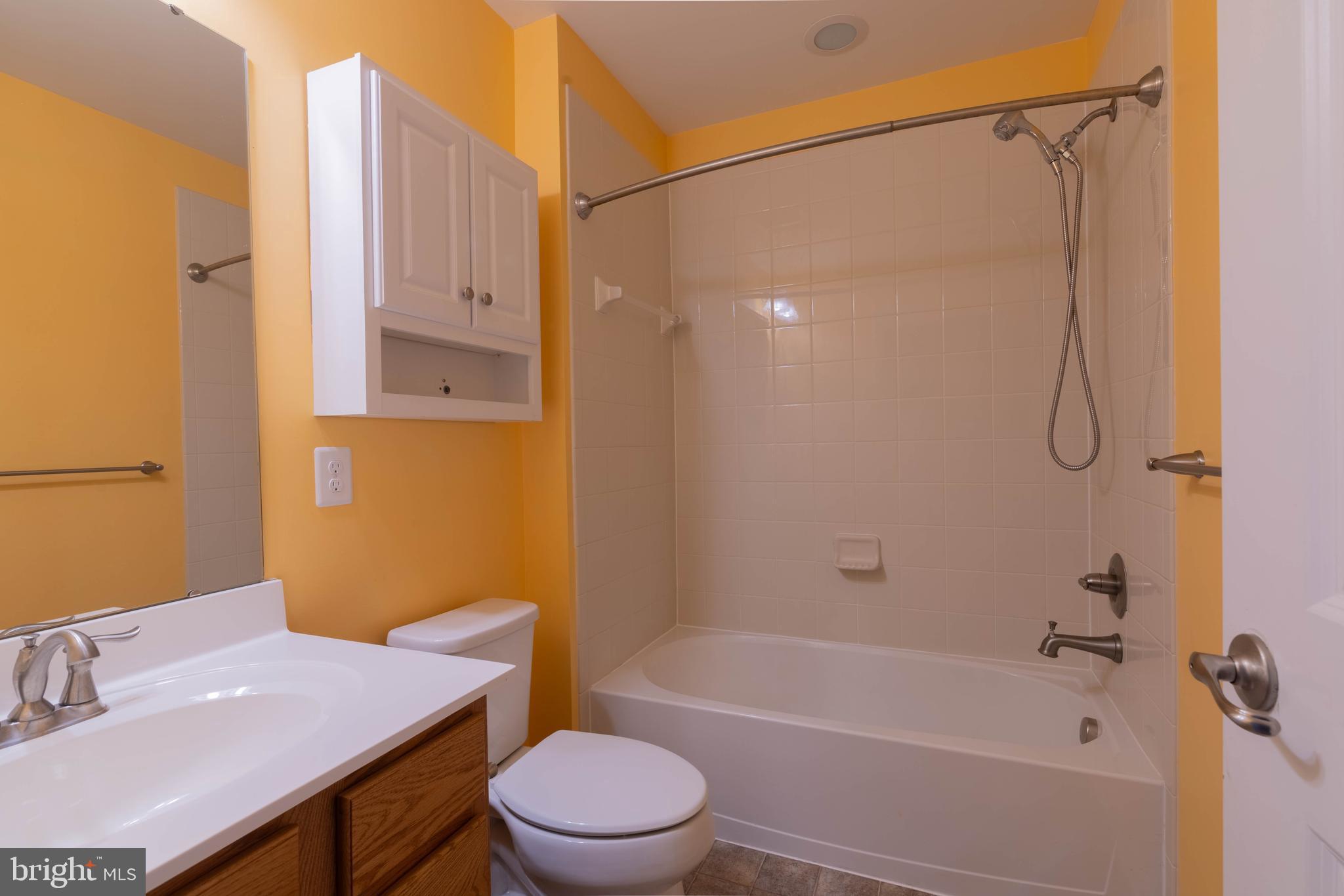 LINTON AT BALLENGER - Residential Lease