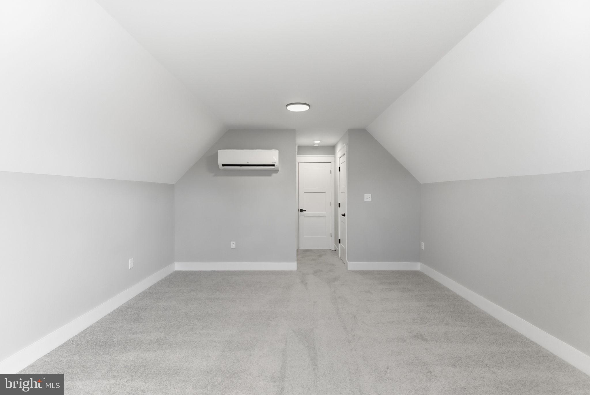 HALLMARK GLEN - Residential