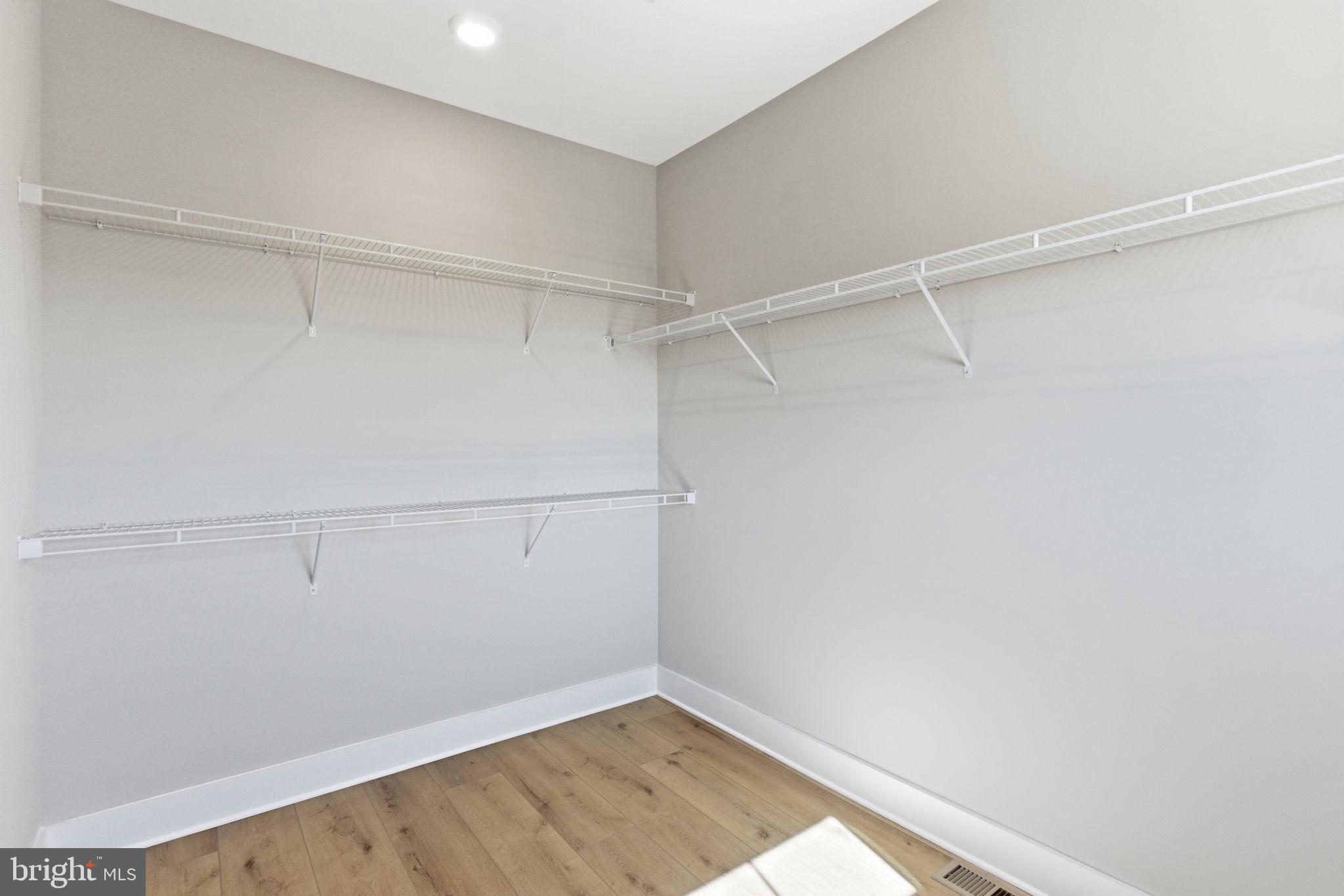 HALLMARK GLEN - Residential