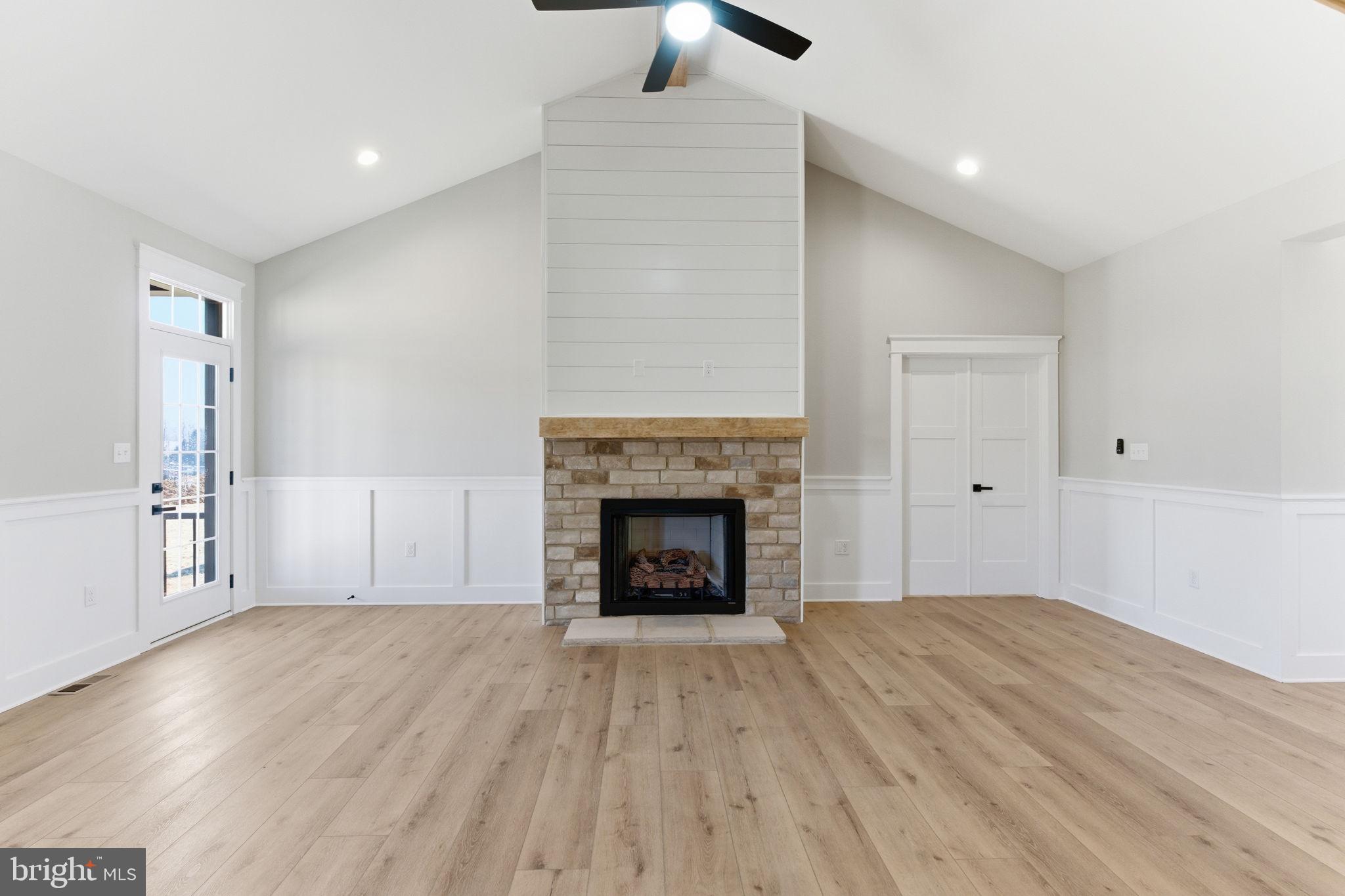 HALLMARK GLEN - Residential