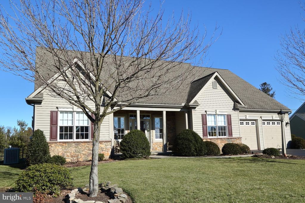 Photo of 812 JASMINE AVE, MOUNT JOY, PA 17552 (MLS # PALA2029722)